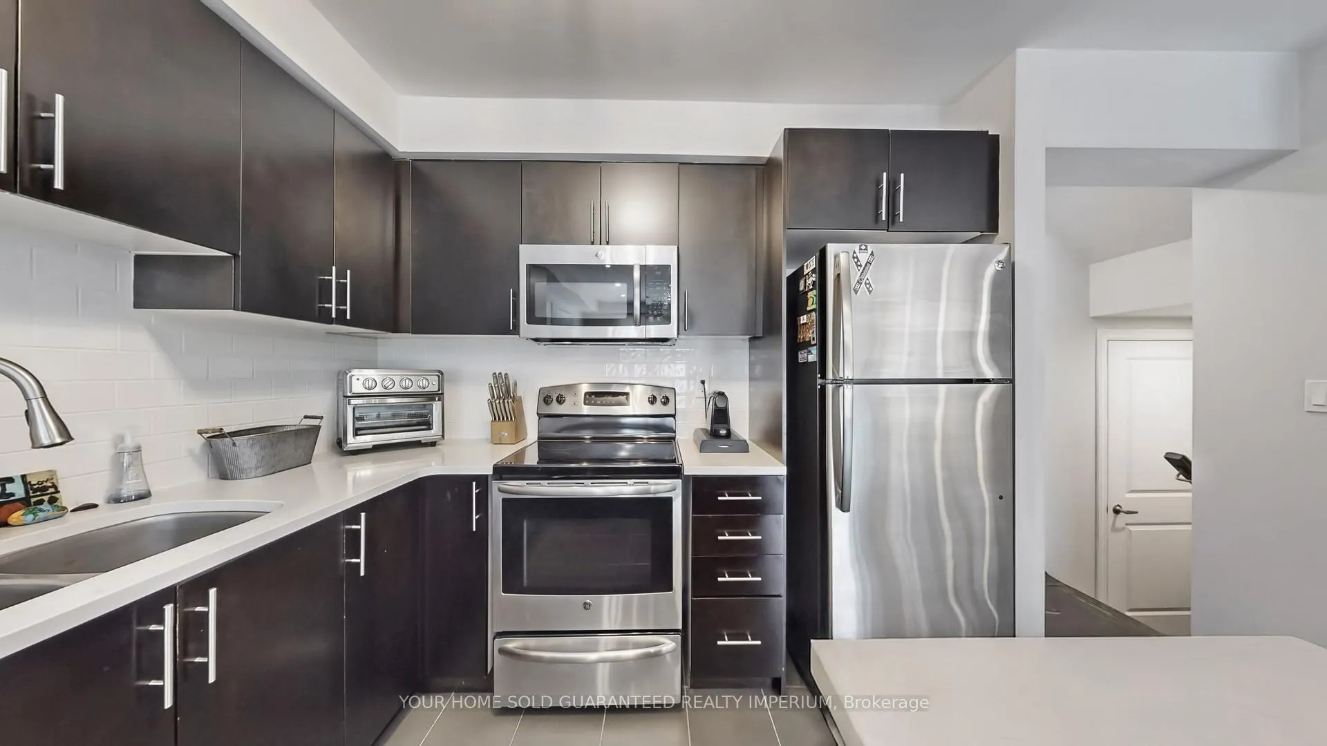 Photo 18 of 106 Underwood Drive, Whitby, Brooklin — HOMEH