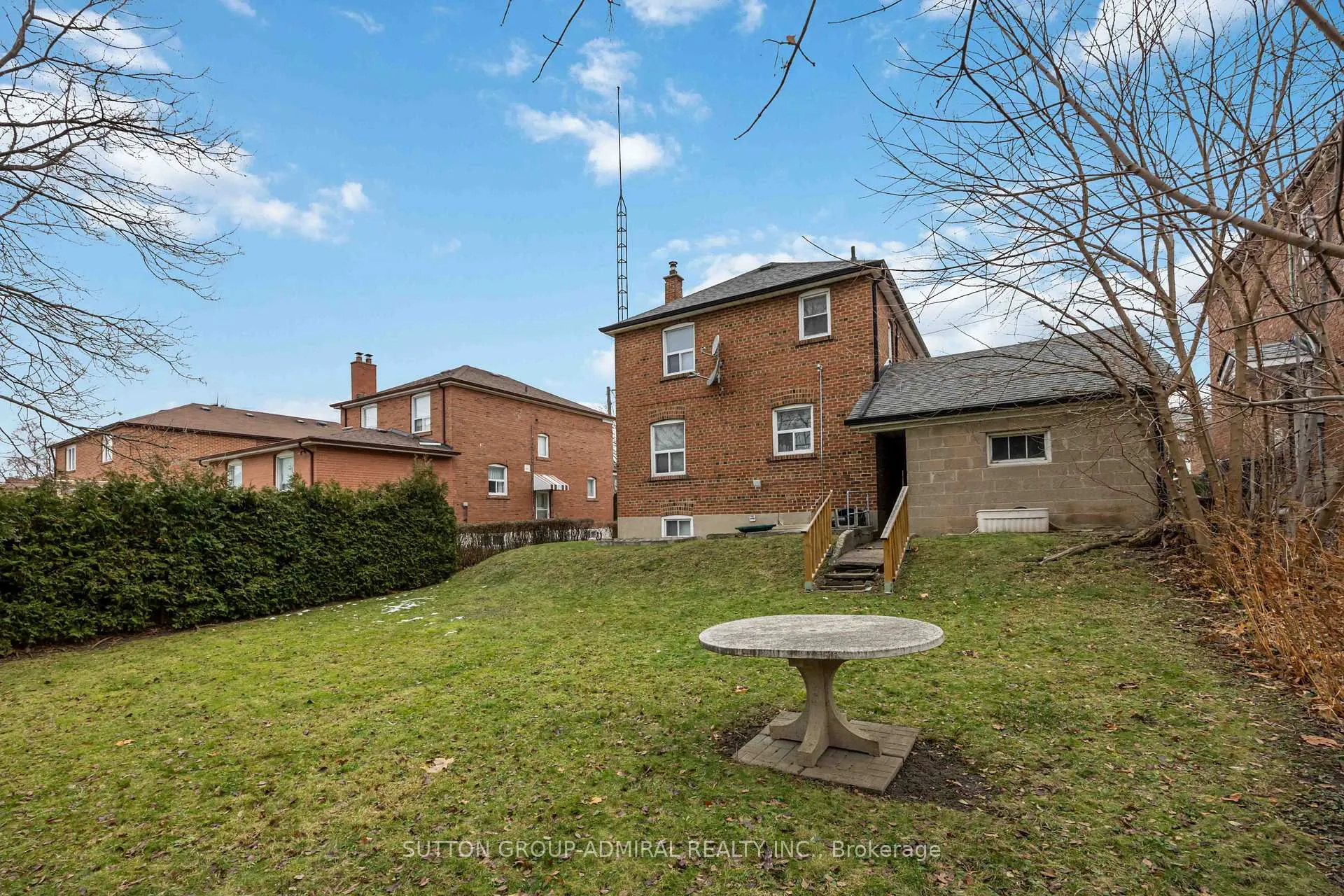 Photo 6 of 31 Dell Park Avenue, Toronto, Englemount-Lawrence — HOMEH