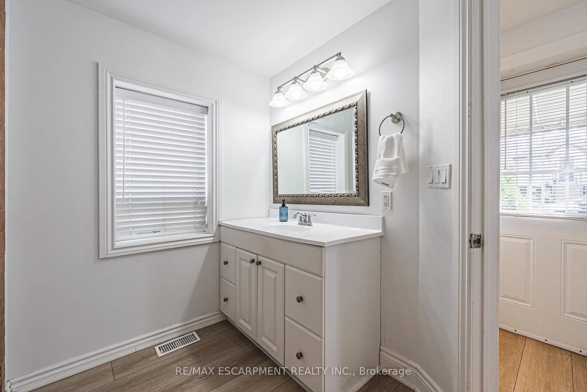 Photo 8 of 258 West 19th Street, Hamilton, Buchanan — HOMEH