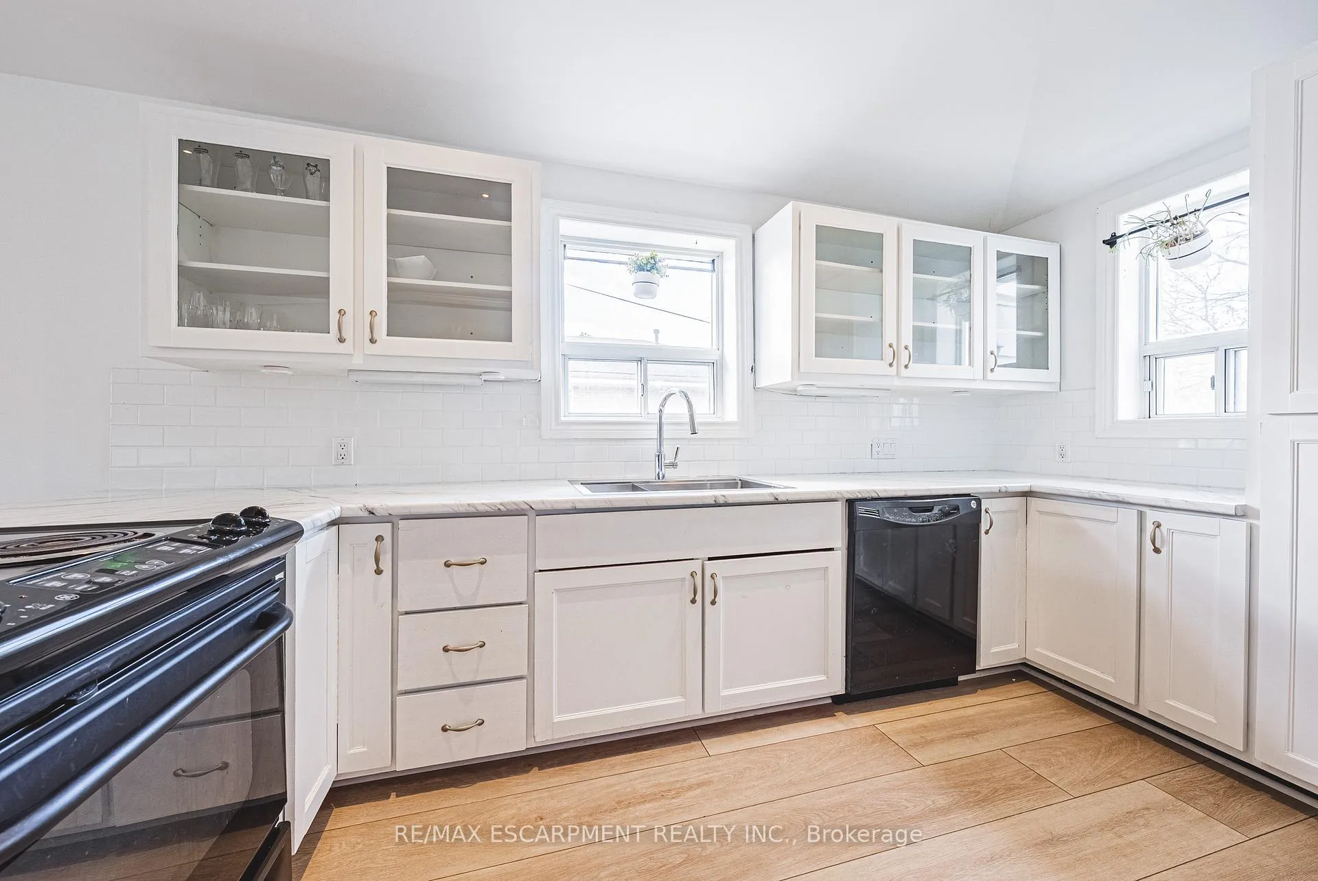 Photo 11 of 258 West 19th Street, Hamilton, Buchanan — HOMEH