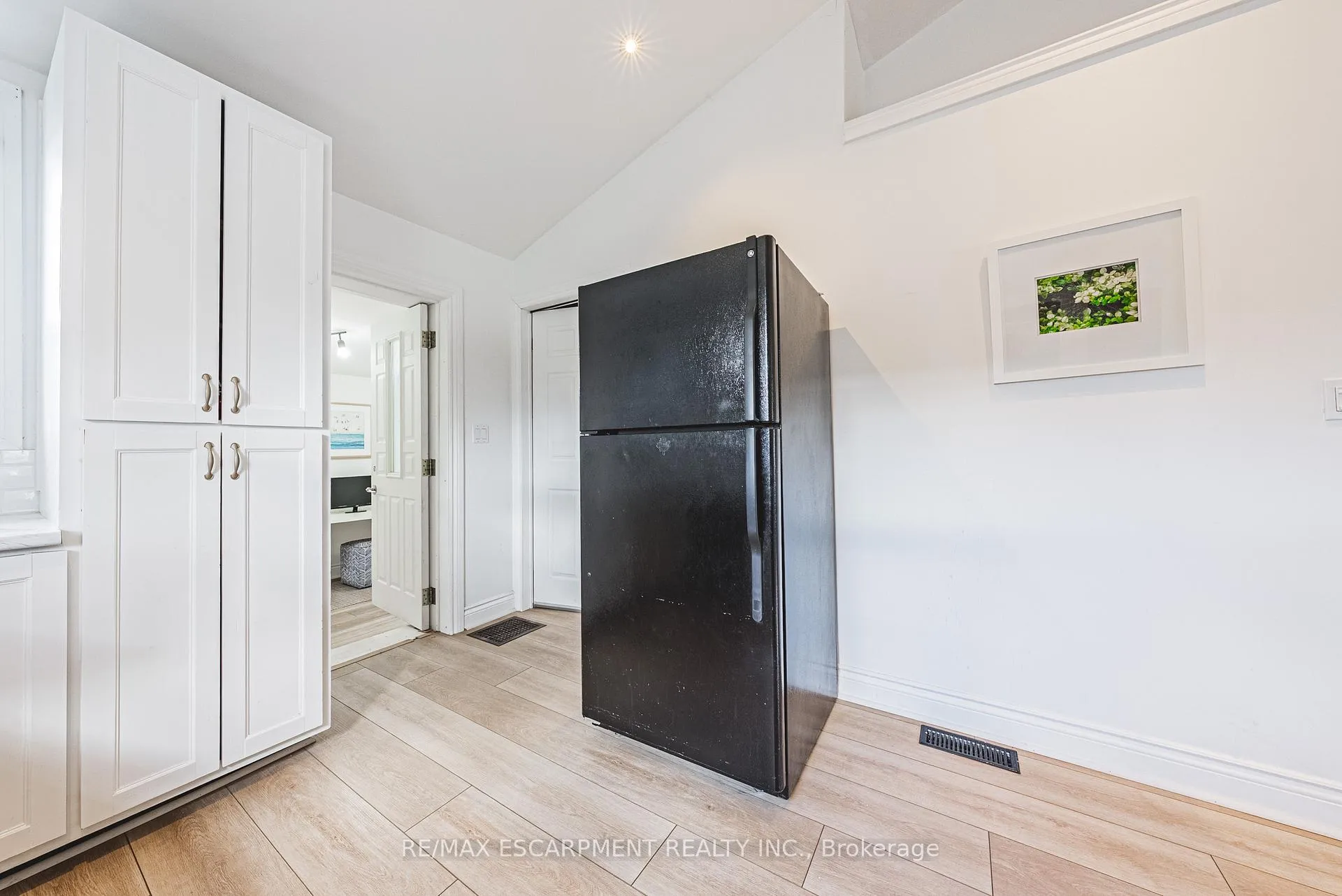 Photo 12 of 258 West 19th Street, Hamilton, Buchanan — HOMEH