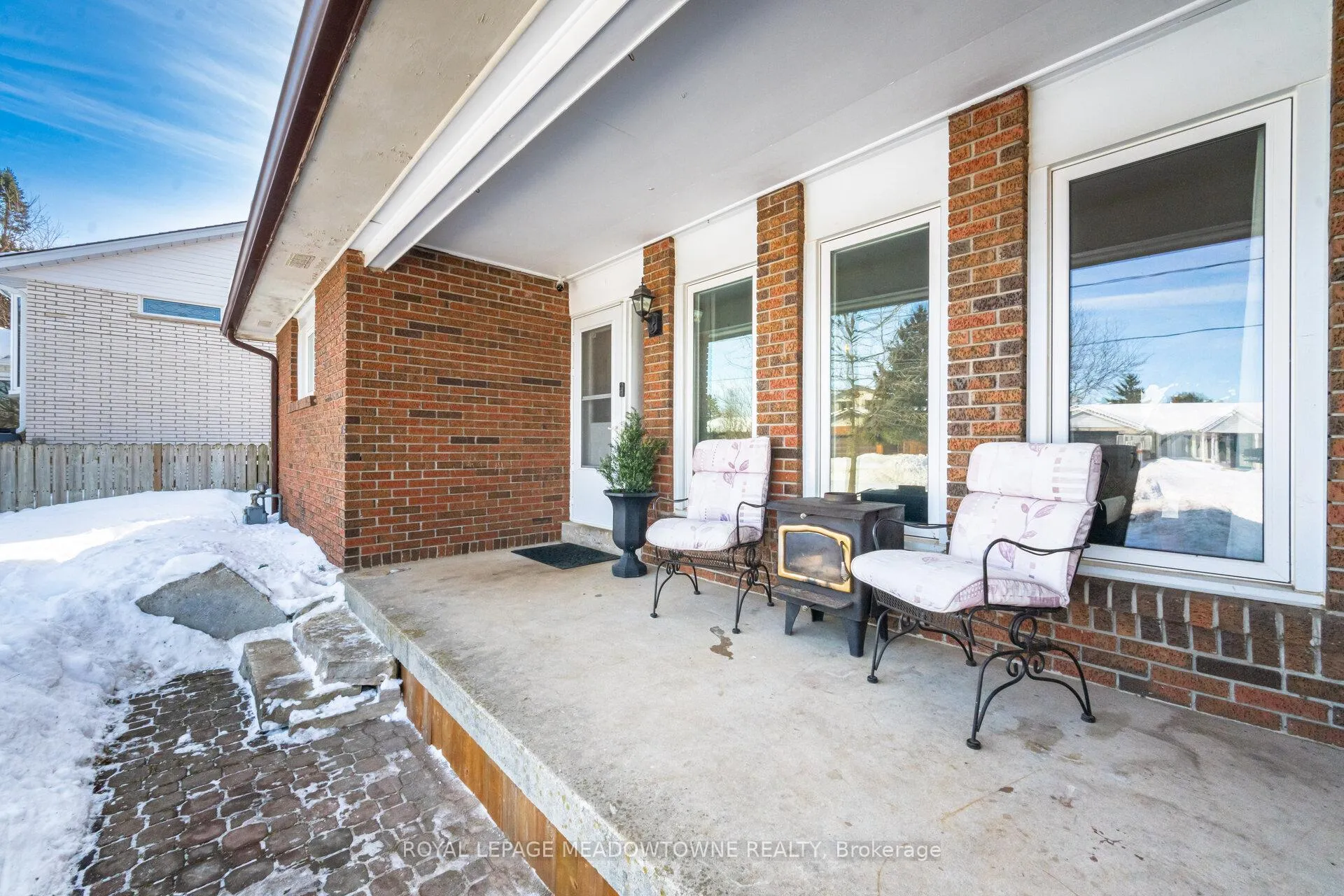 Photo 2 of 245 Queen Street, Guelph/Eramosa, Rockwood — HOMEH