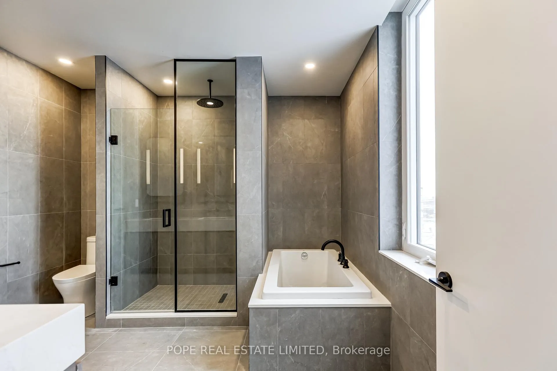 Photo 36 of Unit 1601, 1050 Eastern Avenue, Toronto, Greenwood-Coxwell — HOMEH