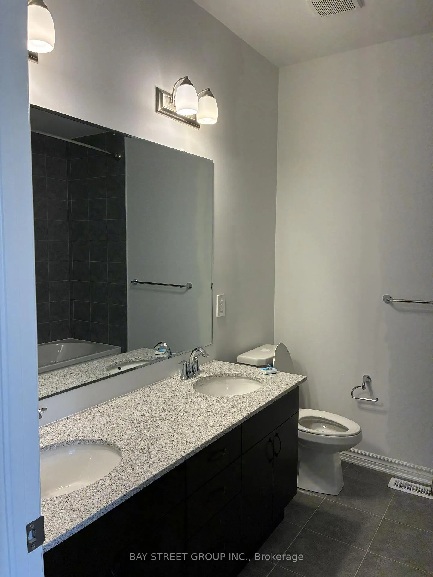 Photo 32 of 9 Moss Drive E, Markham, Rural Markham — HOMEH
