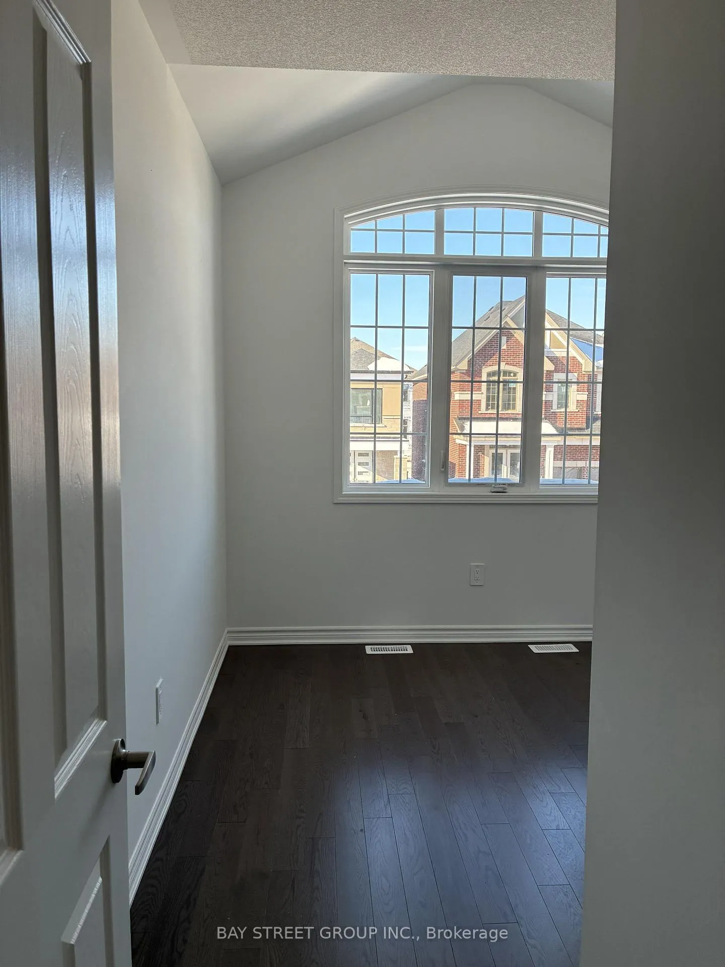 Photo 35 of 9 Moss Drive E, Markham, Rural Markham — HOMEH