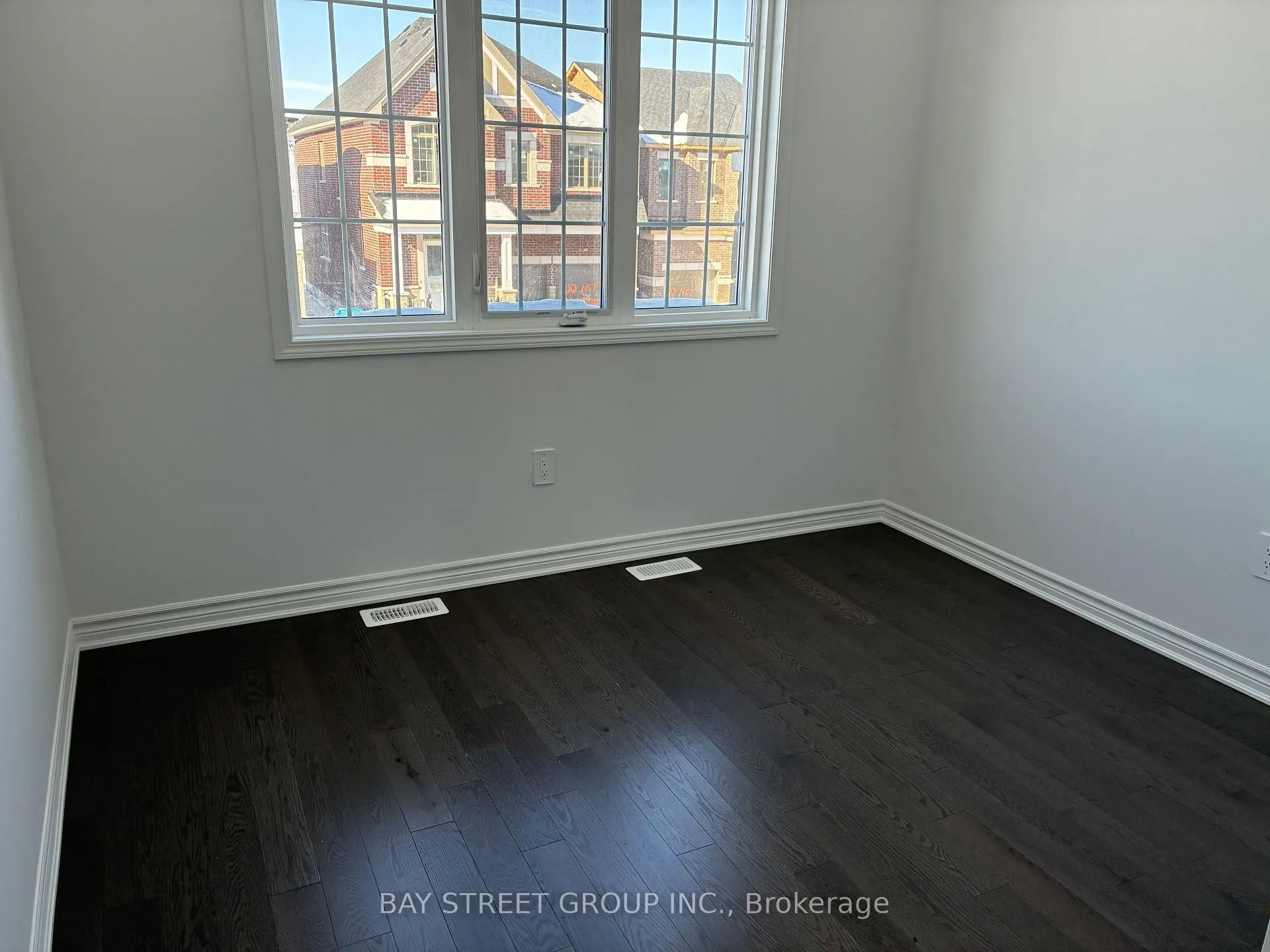 Photo 37 of 9 Moss Drive E, Markham, Rural Markham — HOMEH
