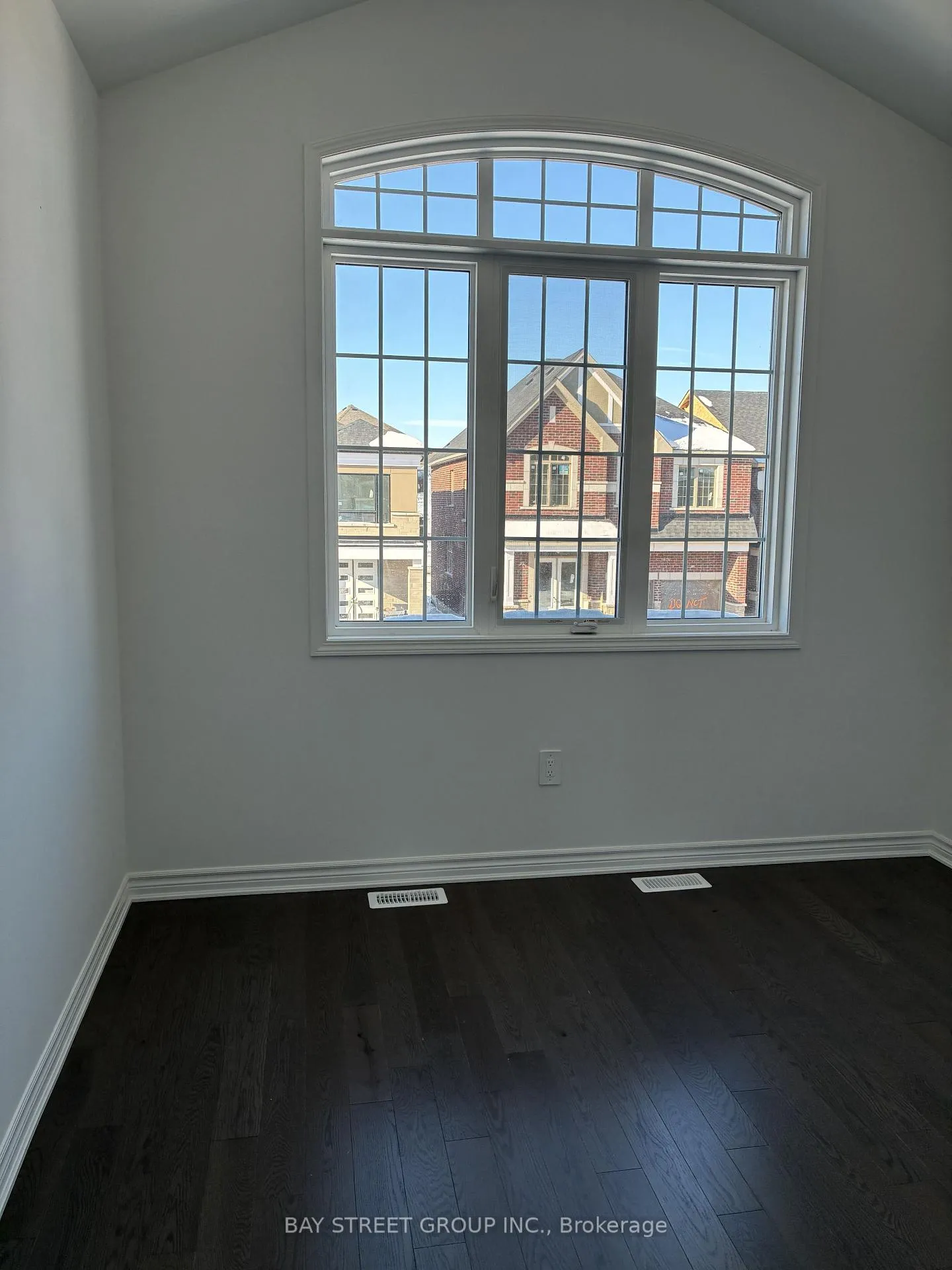 Photo 38 of 9 Moss Drive E, Markham, Rural Markham — HOMEH