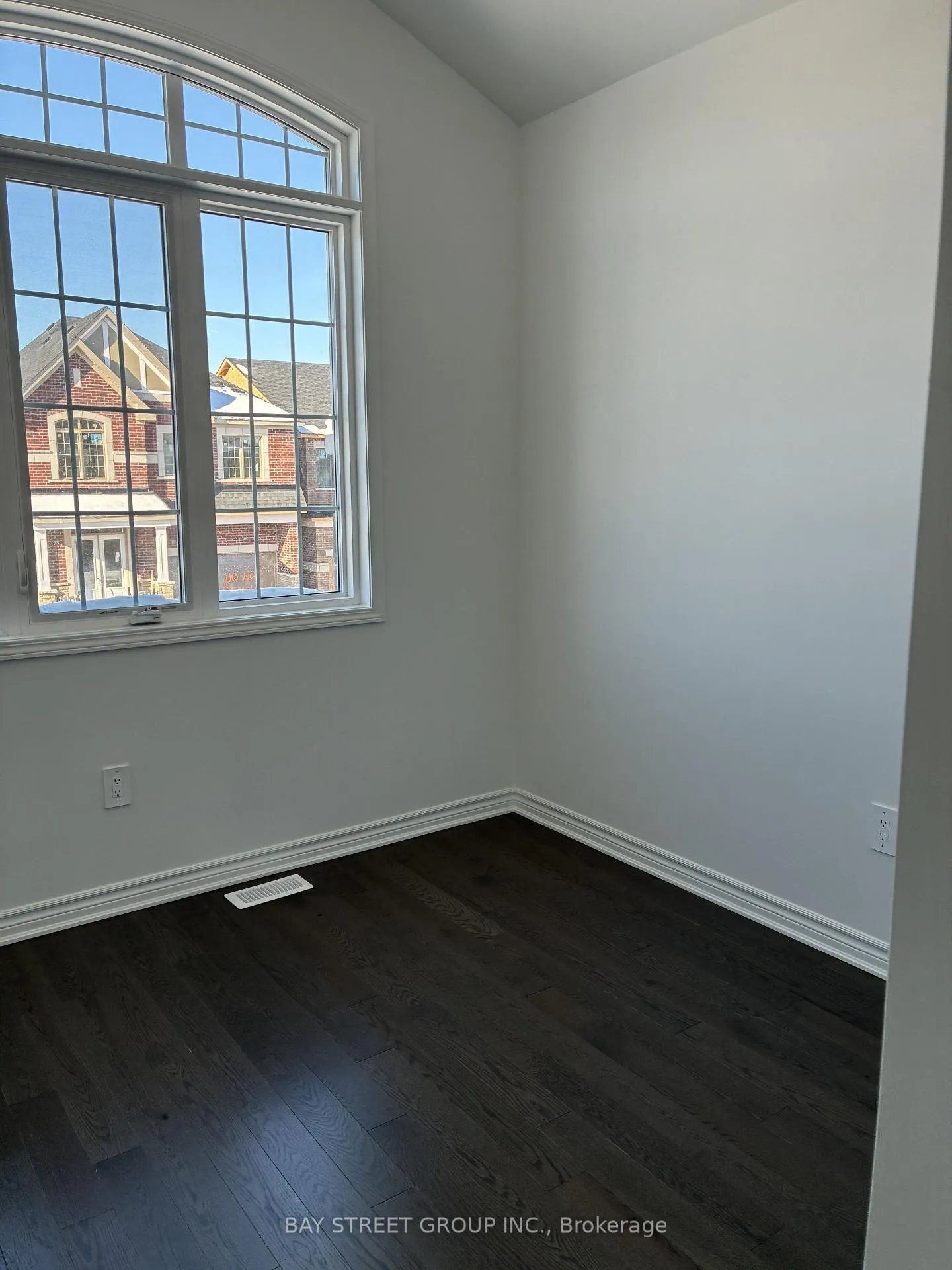 Photo 39 of 9 Moss Drive E, Markham, Rural Markham — HOMEH