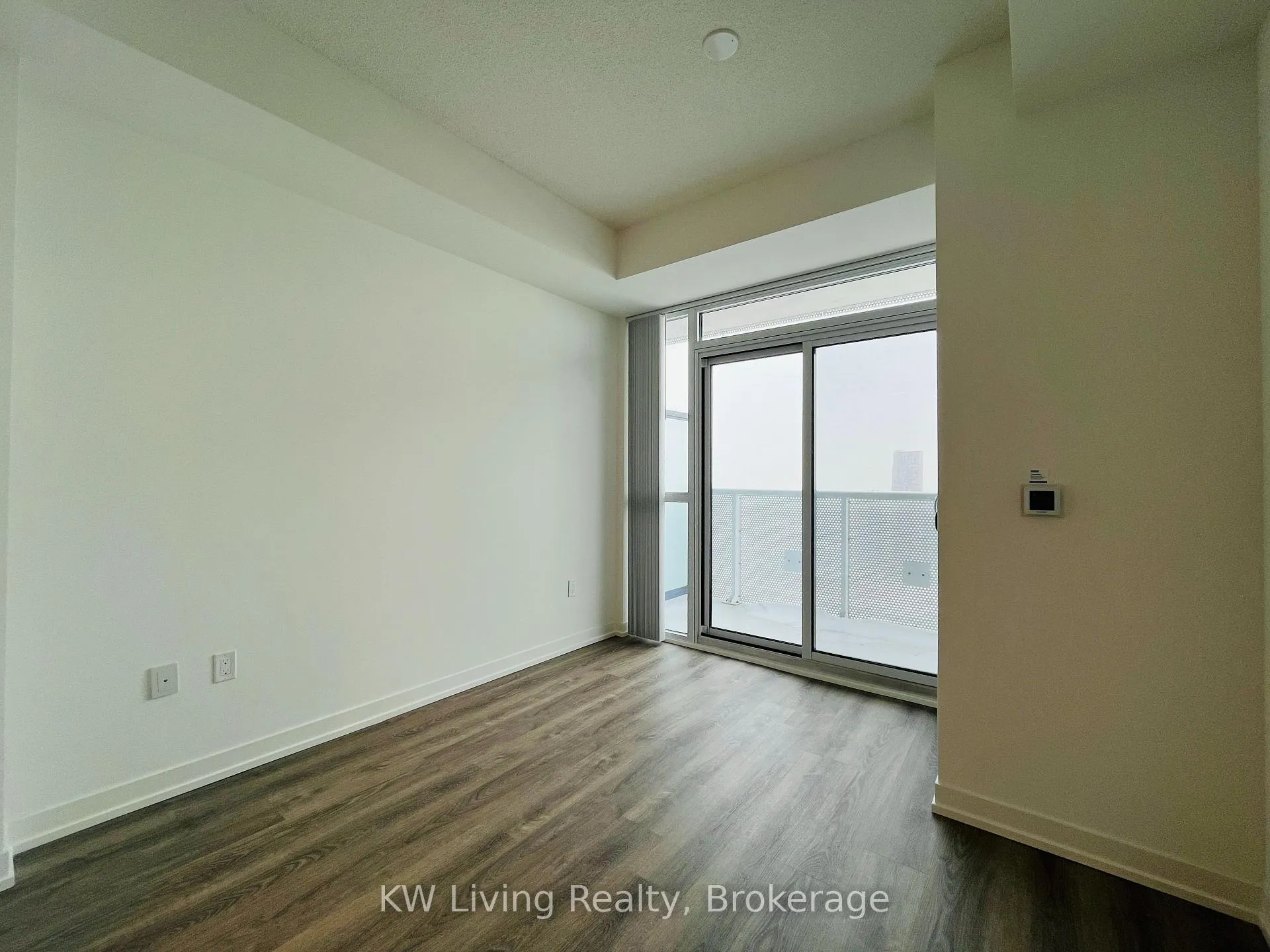 Photo 8 of Unit 5307, 8 Interchange Way, Vaughan, Vaughan Corporate Centre — HOMEH