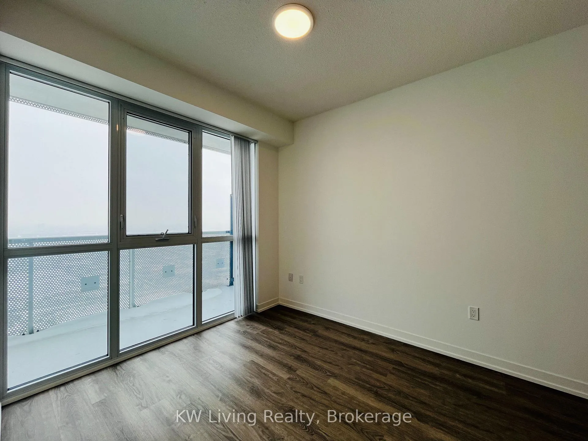 Photo 10 of Unit 5307, 8 Interchange Way, Vaughan, Vaughan Corporate Centre — HOMEH