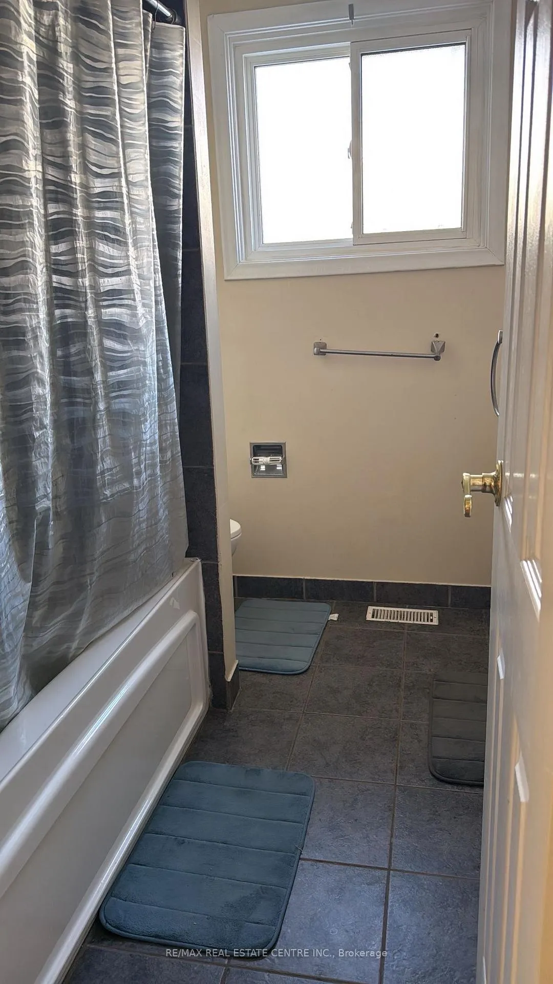 Photo 6 of 55 Yorkdale Drive, Hamilton, Stoney Creek Mountain — HOMEH