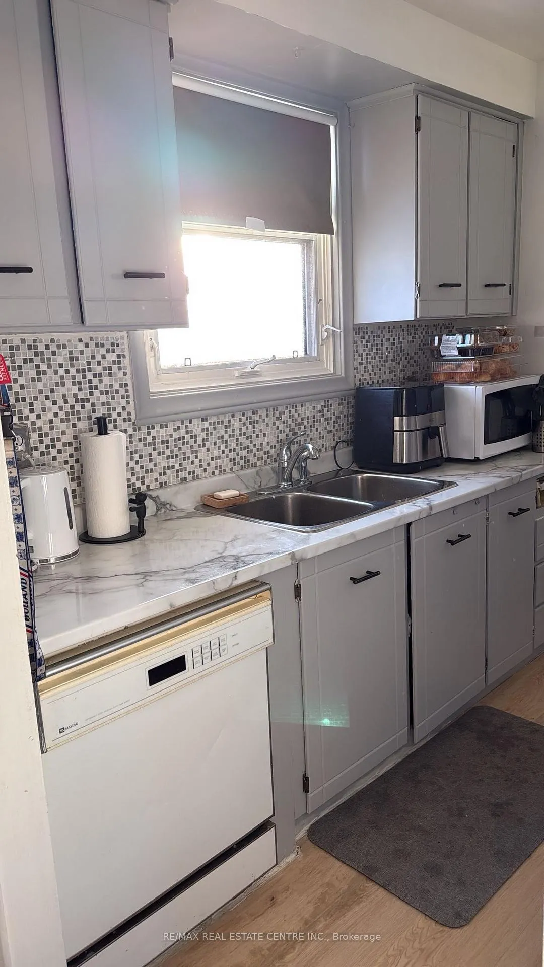 Photo 9 of 55 Yorkdale Drive, Hamilton, Stoney Creek Mountain — HOMEH