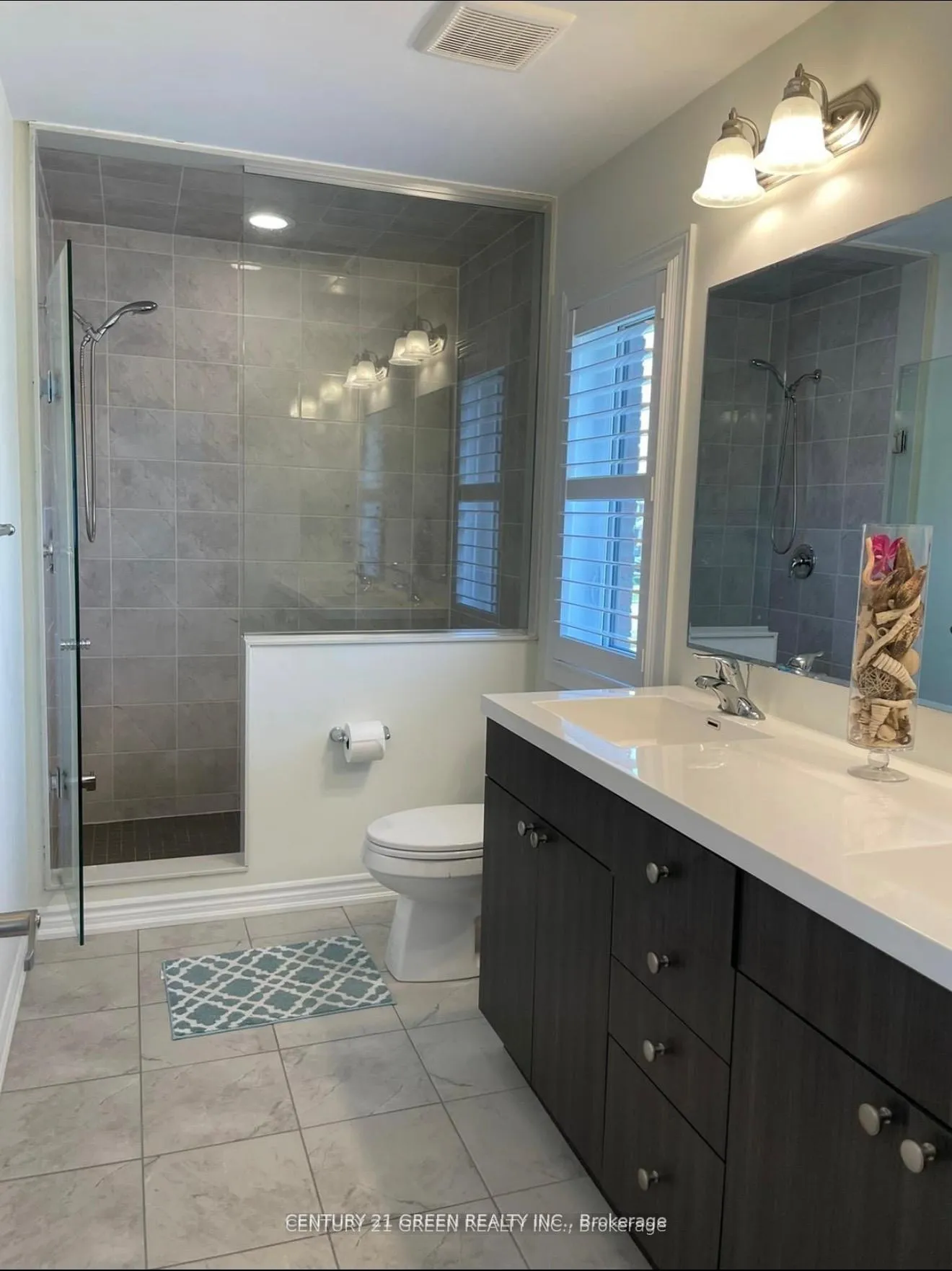 Photo 12 of 141 Barkerville Drive E, Whitby, Rural Whitby — HOMEH