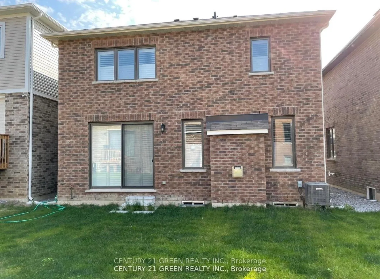 Photo 16 of 141 Barkerville Drive E, Whitby, Rural Whitby — HOMEH