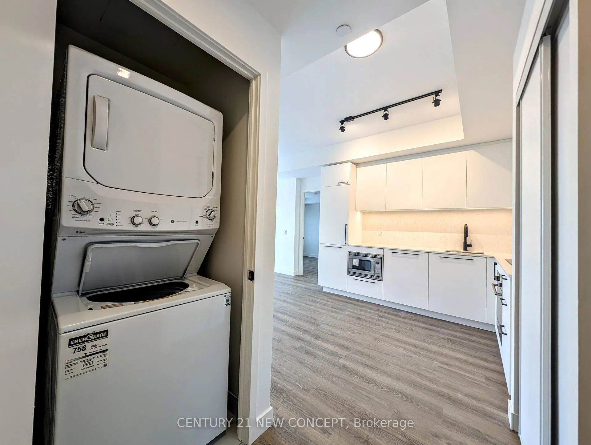 Photo 2 of Unit 1009, 1050 Eastern Avenue, Toronto, The Beaches — HOMEH