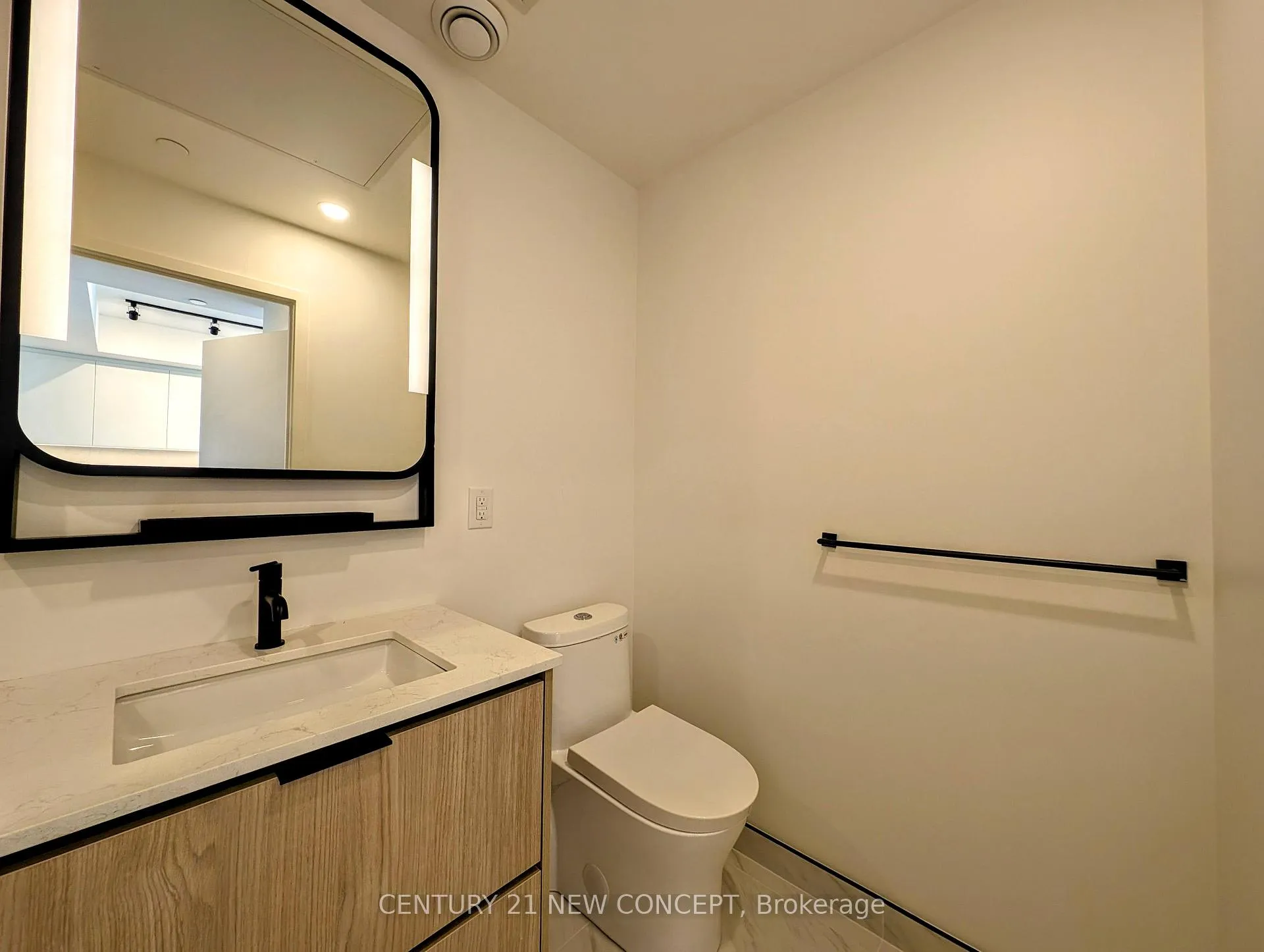 Photo 4 of Unit 1009, 1050 Eastern Avenue, Toronto, The Beaches — HOMEH
