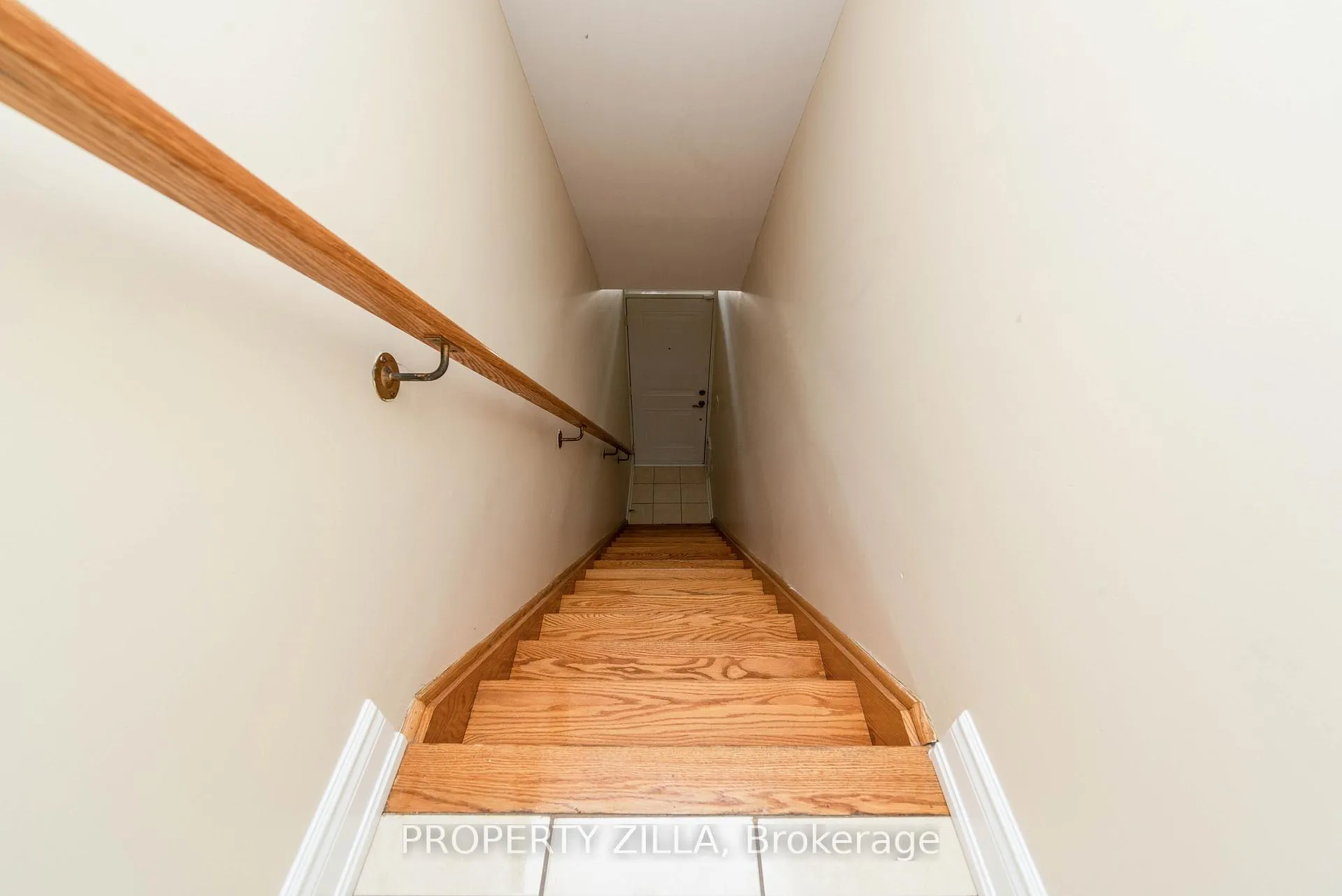 Photo 2 of Unit 2, 9621 Jane Street, Vaughan, Maple — HOMEH