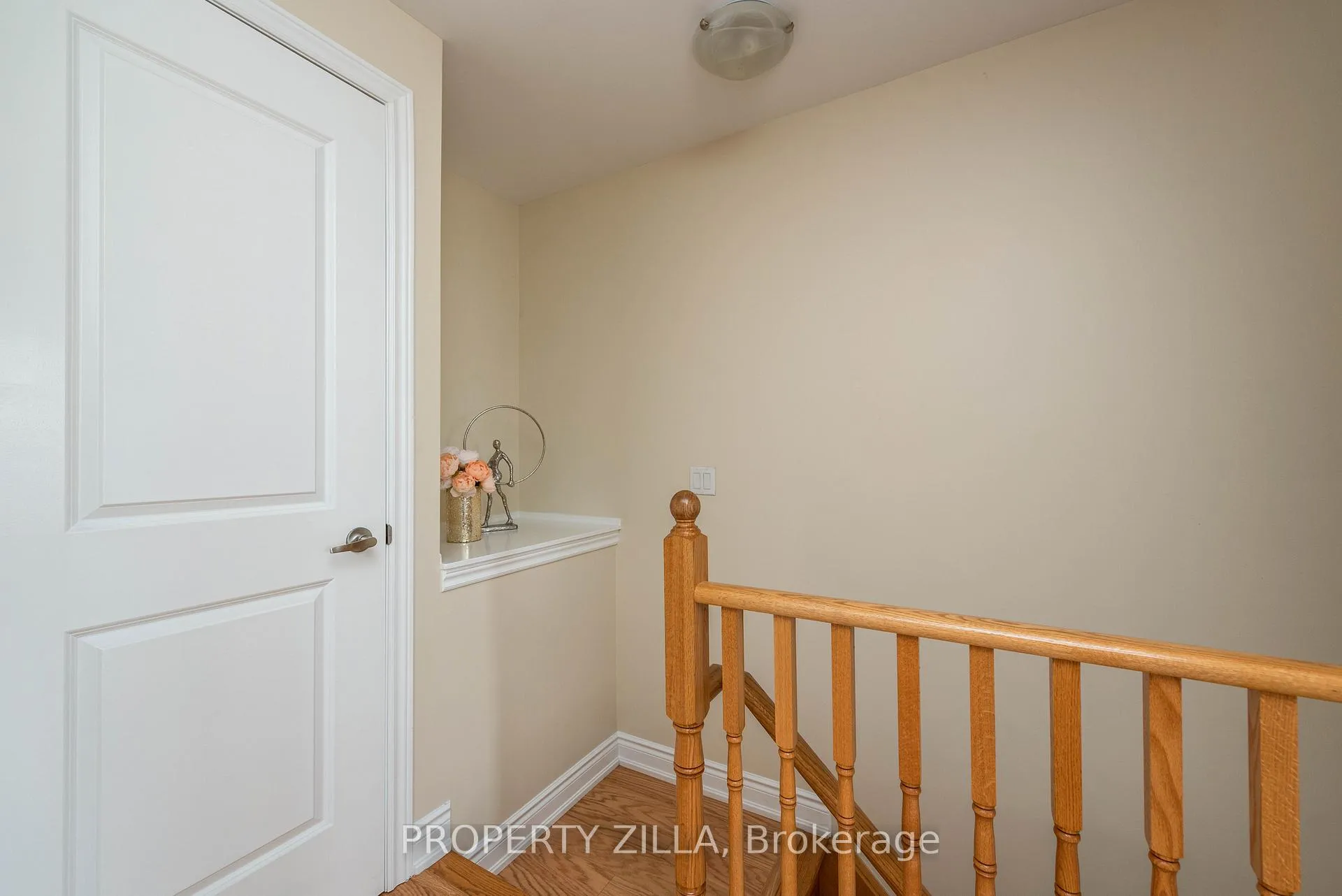 Photo 3 of Unit 2, 9621 Jane Street, Vaughan, Maple — HOMEH