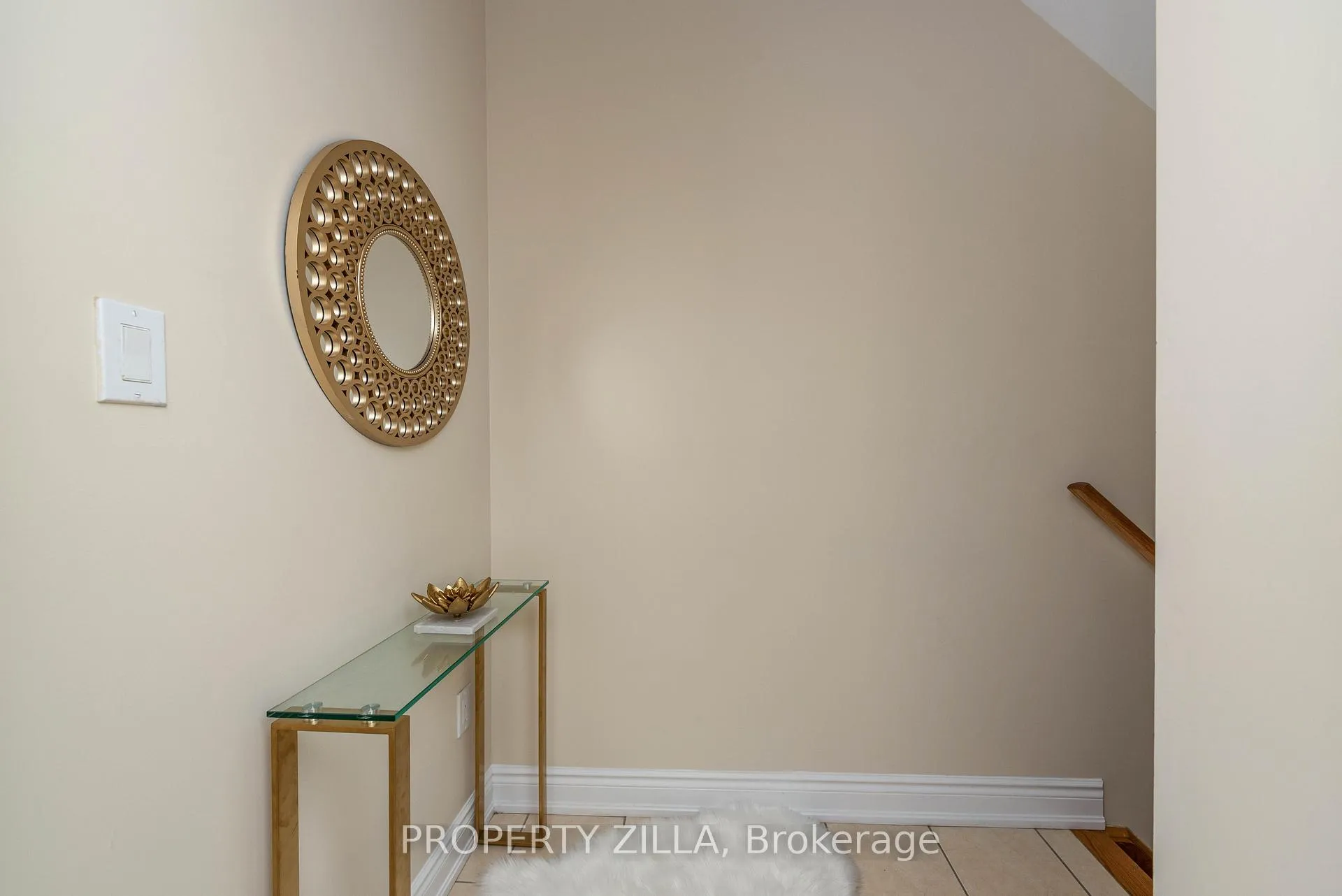 Photo 4 of Unit 2, 9621 Jane Street, Vaughan, Maple — HOMEH