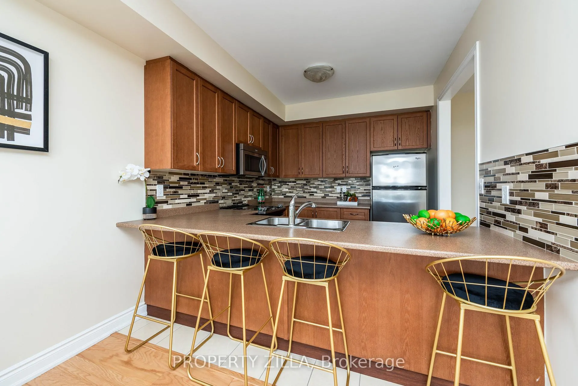 Photo 8 of Unit 2, 9621 Jane Street, Vaughan, Maple — HOMEH