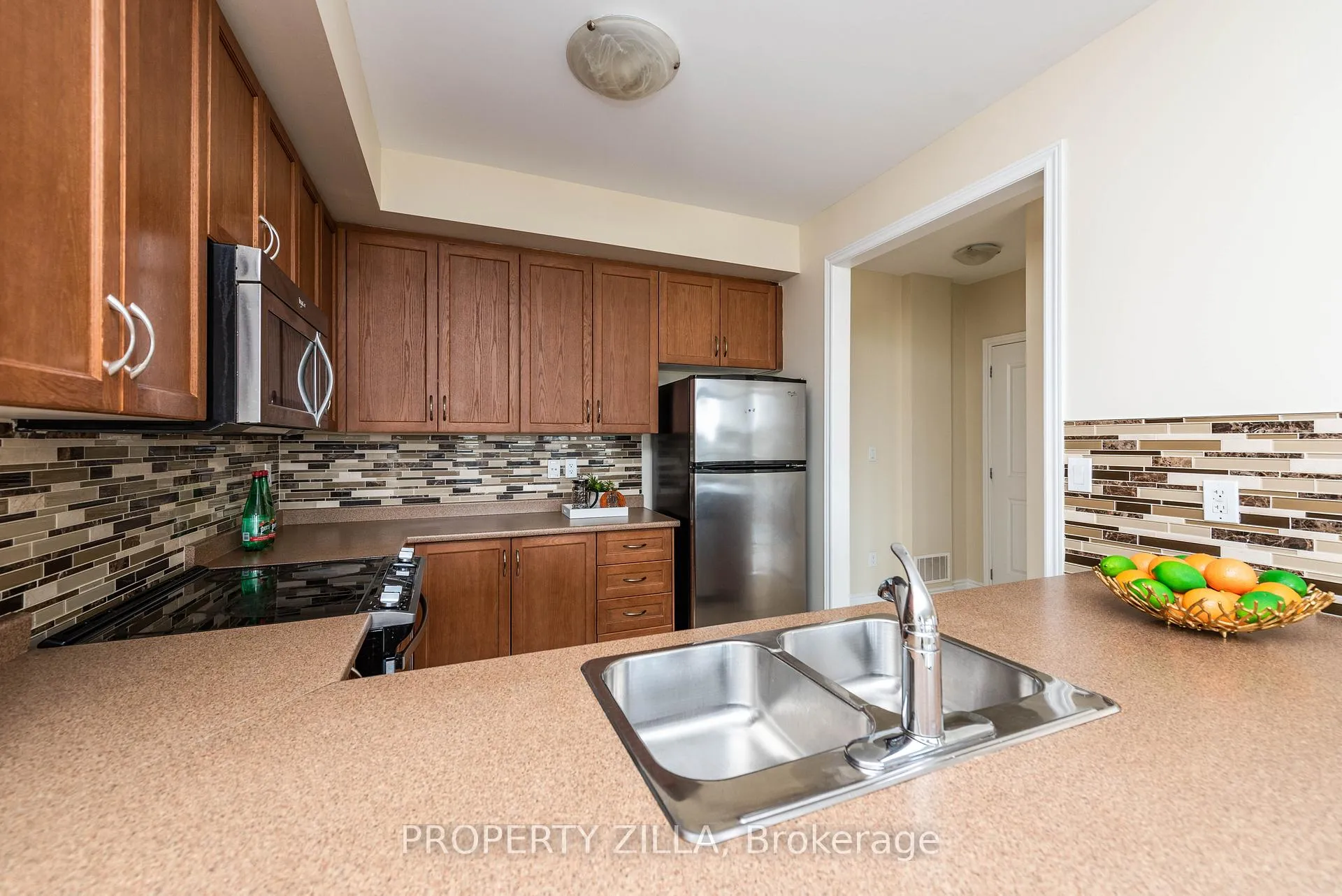 Photo 9 of Unit 2, 9621 Jane Street, Vaughan, Maple — HOMEH