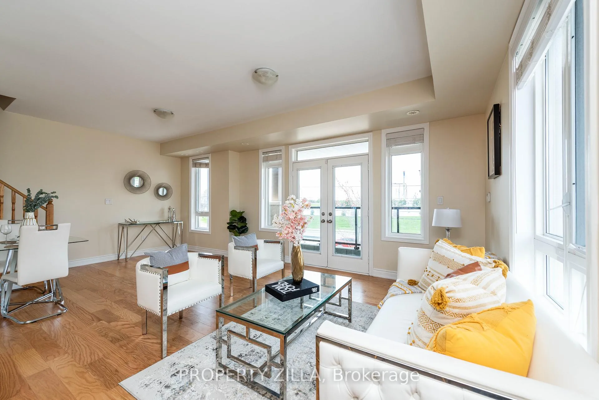 Photo 12 of Unit 2, 9621 Jane Street, Vaughan, Maple — HOMEH