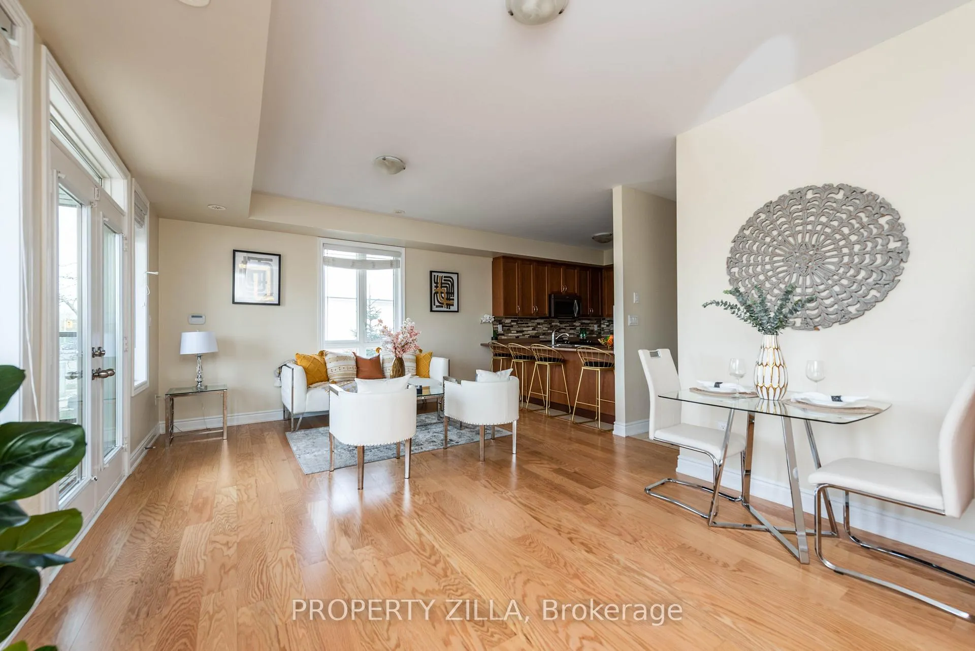 Photo 14 of Unit 2, 9621 Jane Street, Vaughan, Maple — HOMEH