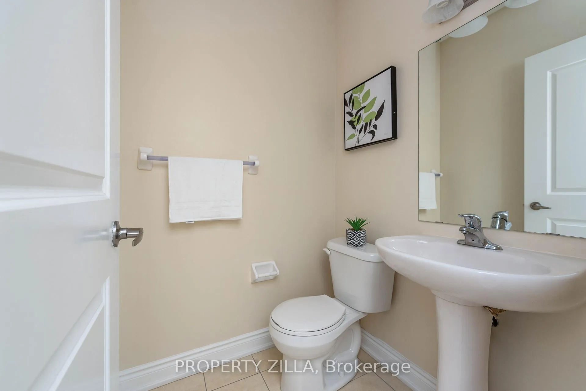 Photo 17 of Unit 2, 9621 Jane Street, Vaughan, Maple — HOMEH