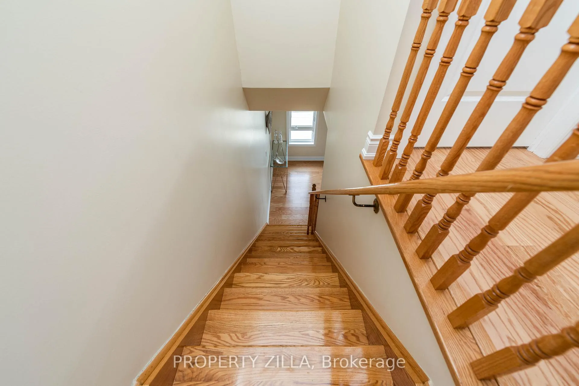 Photo 18 of Unit 2, 9621 Jane Street, Vaughan, Maple — HOMEH