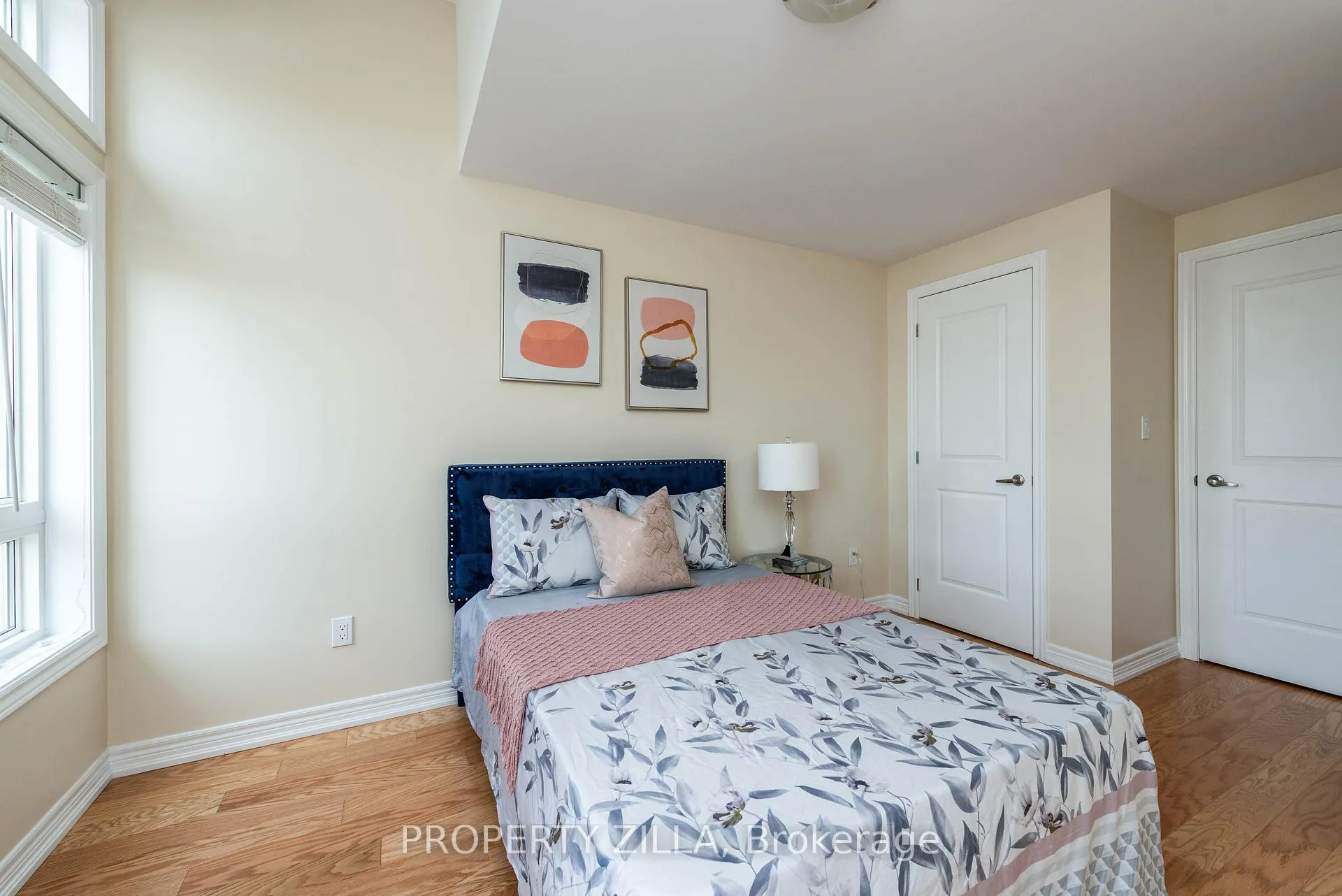 Photo 21 of Unit 2, 9621 Jane Street, Vaughan, Maple — HOMEH