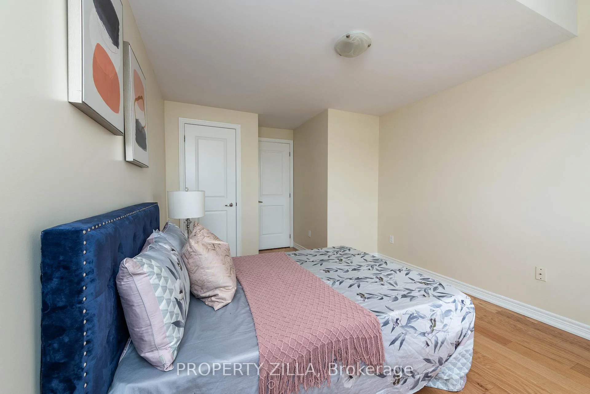 Photo 22 of Unit 2, 9621 Jane Street, Vaughan, Maple — HOMEH