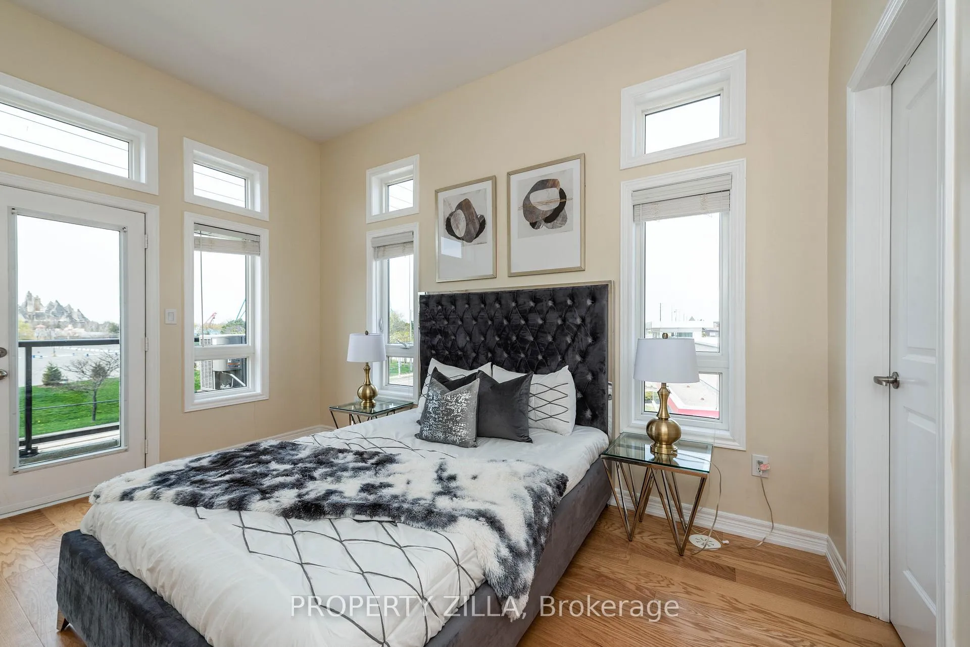 Photo 23 of Unit 2, 9621 Jane Street, Vaughan, Maple — HOMEH