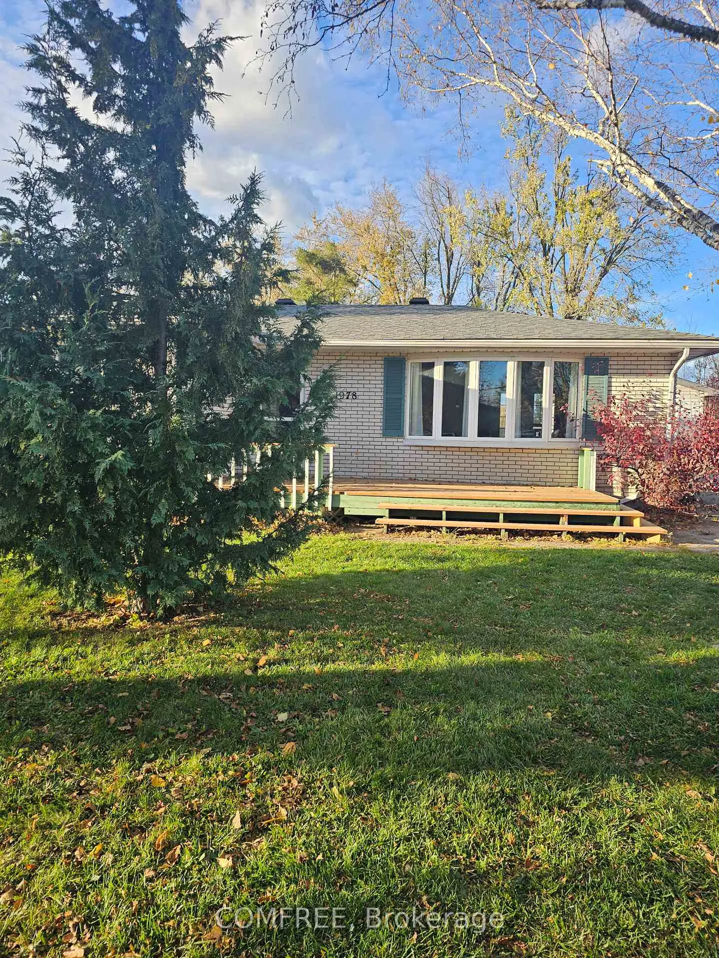 Photo 1 of 1978 Victoria Street, Innisfil, Stroud — HOMEH