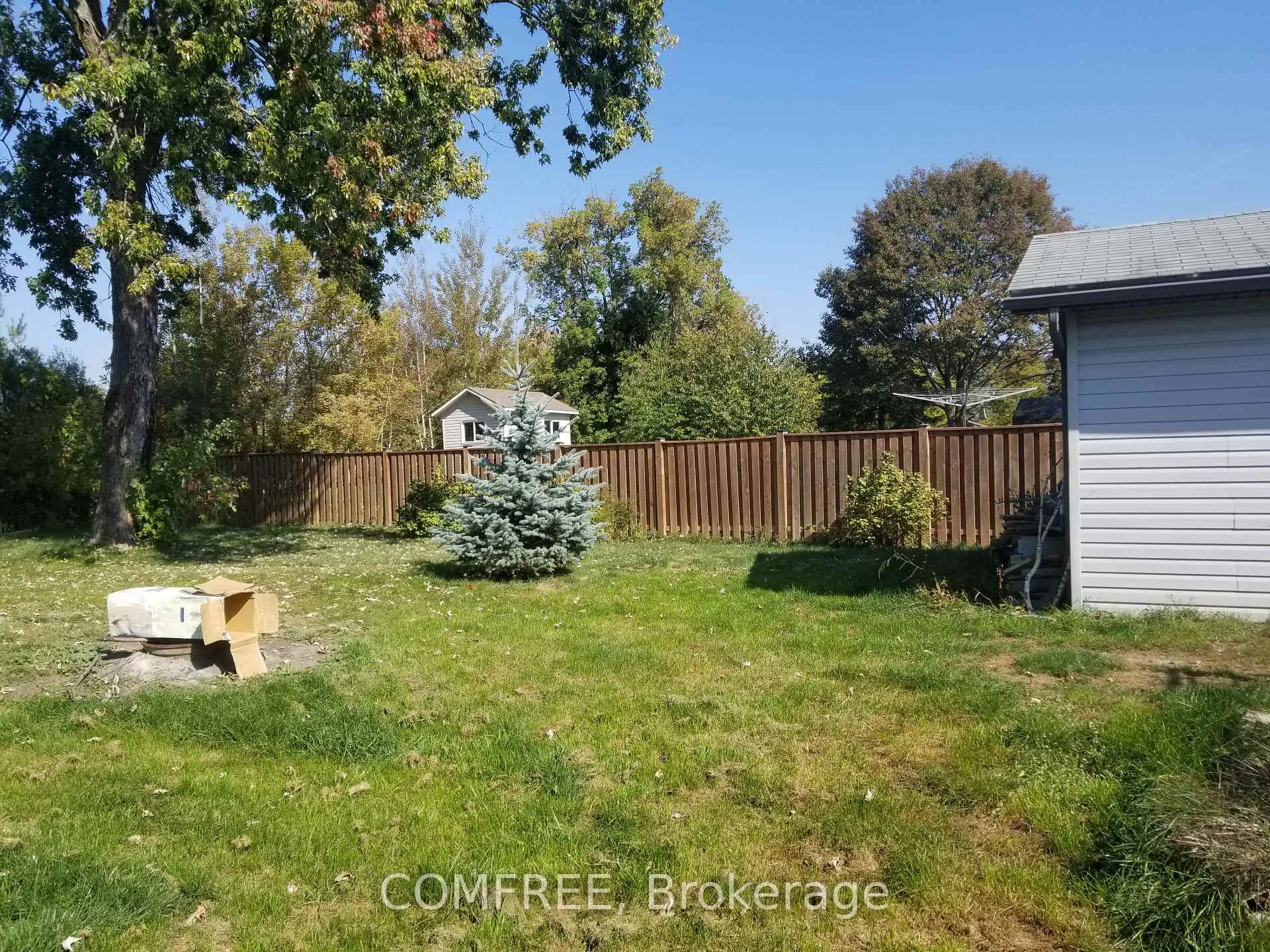 Photo 4 of 1978 Victoria Street, Innisfil, Stroud — HOMEH