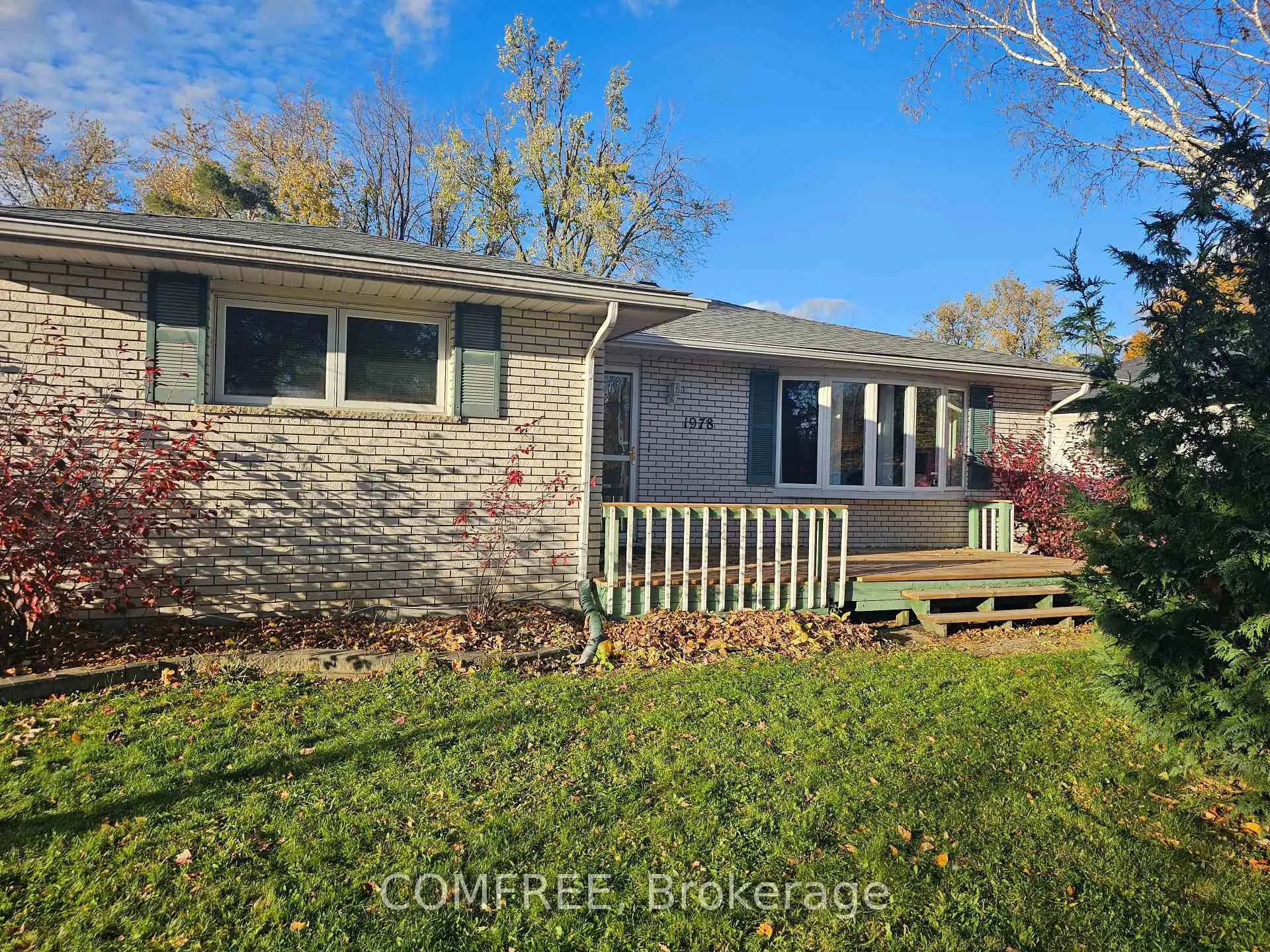 Photo 5 of 1978 Victoria Street, Innisfil, Stroud — HOMEH