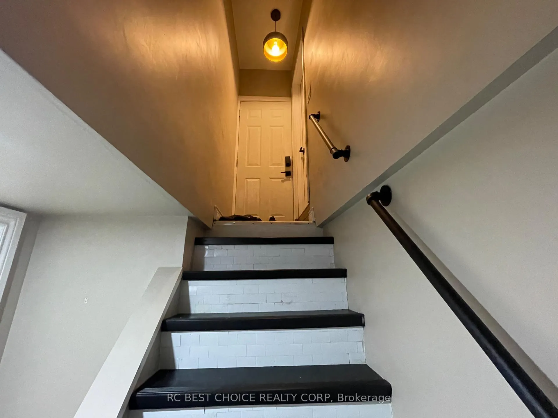 Photo 3 of Unit Lower (Basement), 345 Hawkridge Avenue, Hamilton, Yeoville — HOMEH