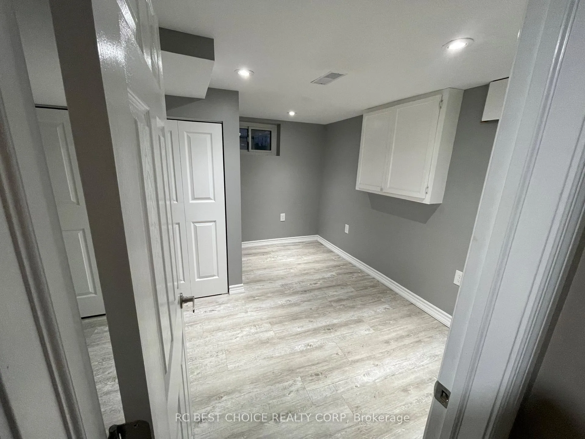 Photo 6 of Unit Lower (Basement), 345 Hawkridge Avenue, Hamilton, Yeoville — HOMEH