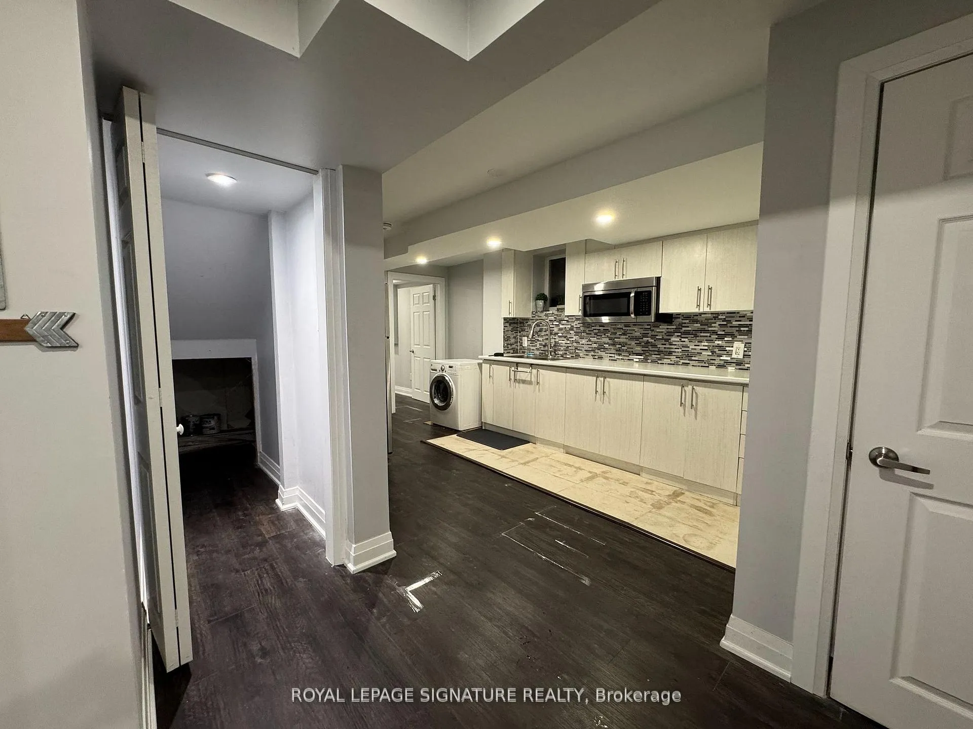 Photo 5 of Unit Bsmt, 731 Bennett Boulevard, Milton, Beaty — HOMEH