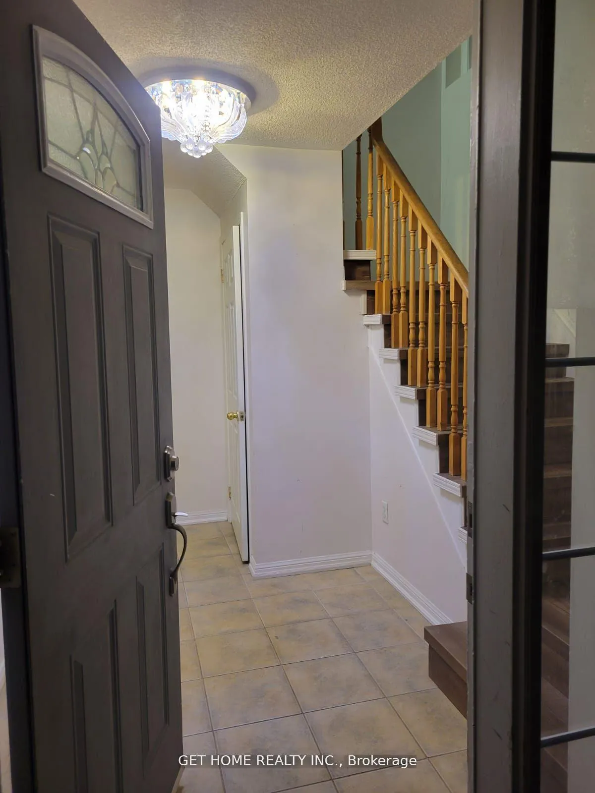 Photo 5 of 1548 Sarasota Crescent, Oshawa, Samac — HOMEH