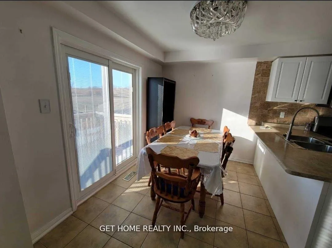 Photo 6 of 1548 Sarasota Crescent, Oshawa, Samac — HOMEH