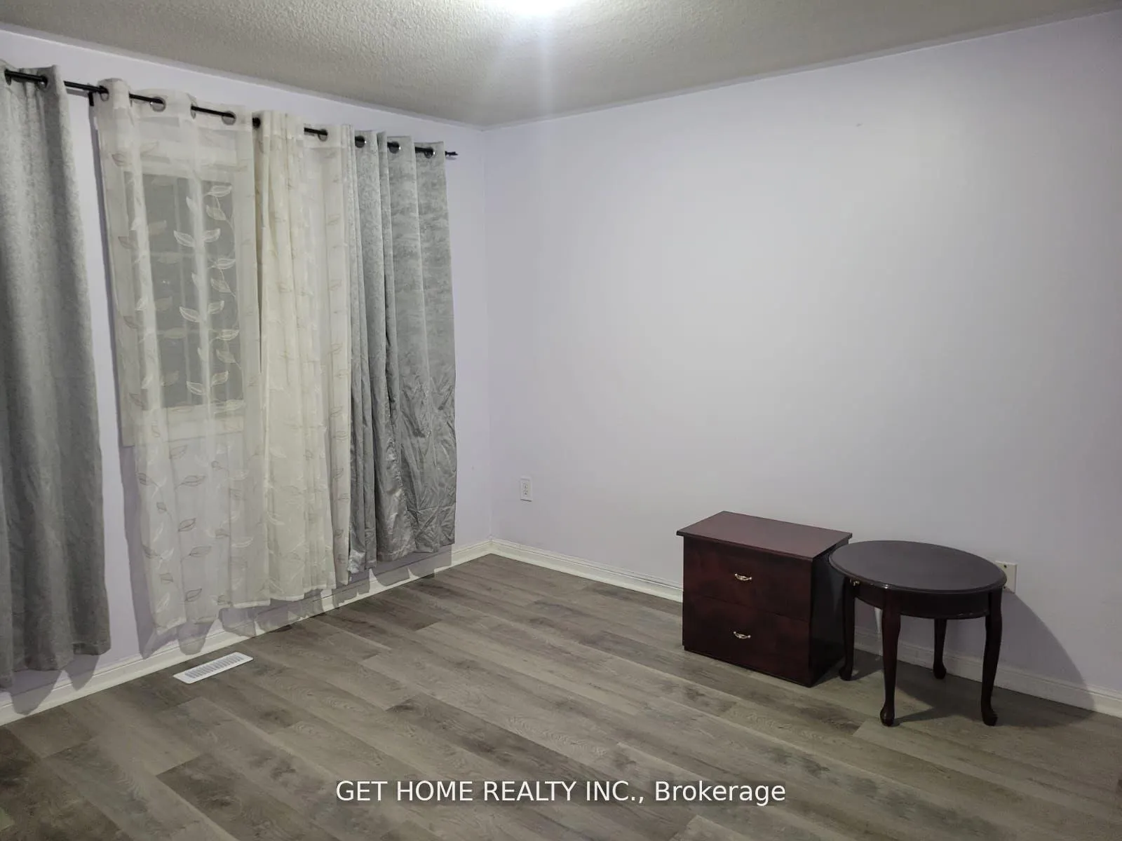 Photo 14 of 1548 Sarasota Crescent, Oshawa, Samac — HOMEH