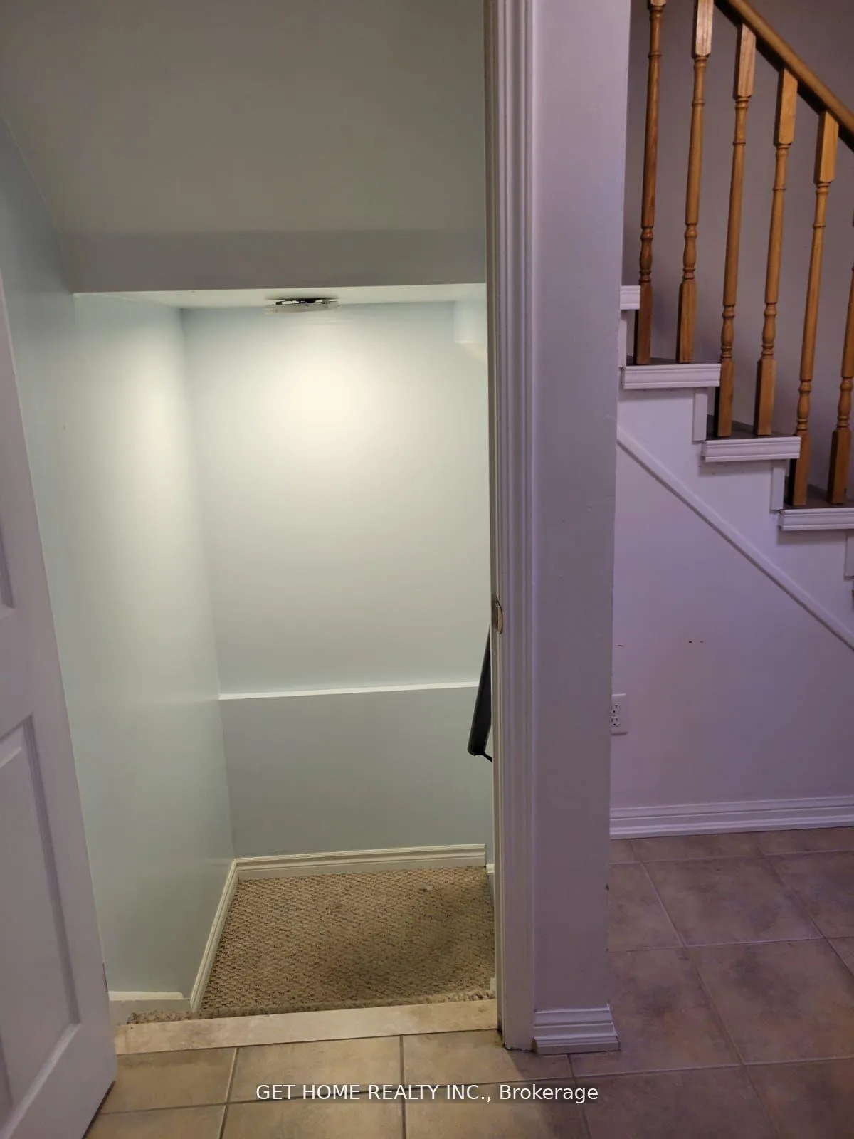 Photo 17 of 1548 Sarasota Crescent, Oshawa, Samac — HOMEH