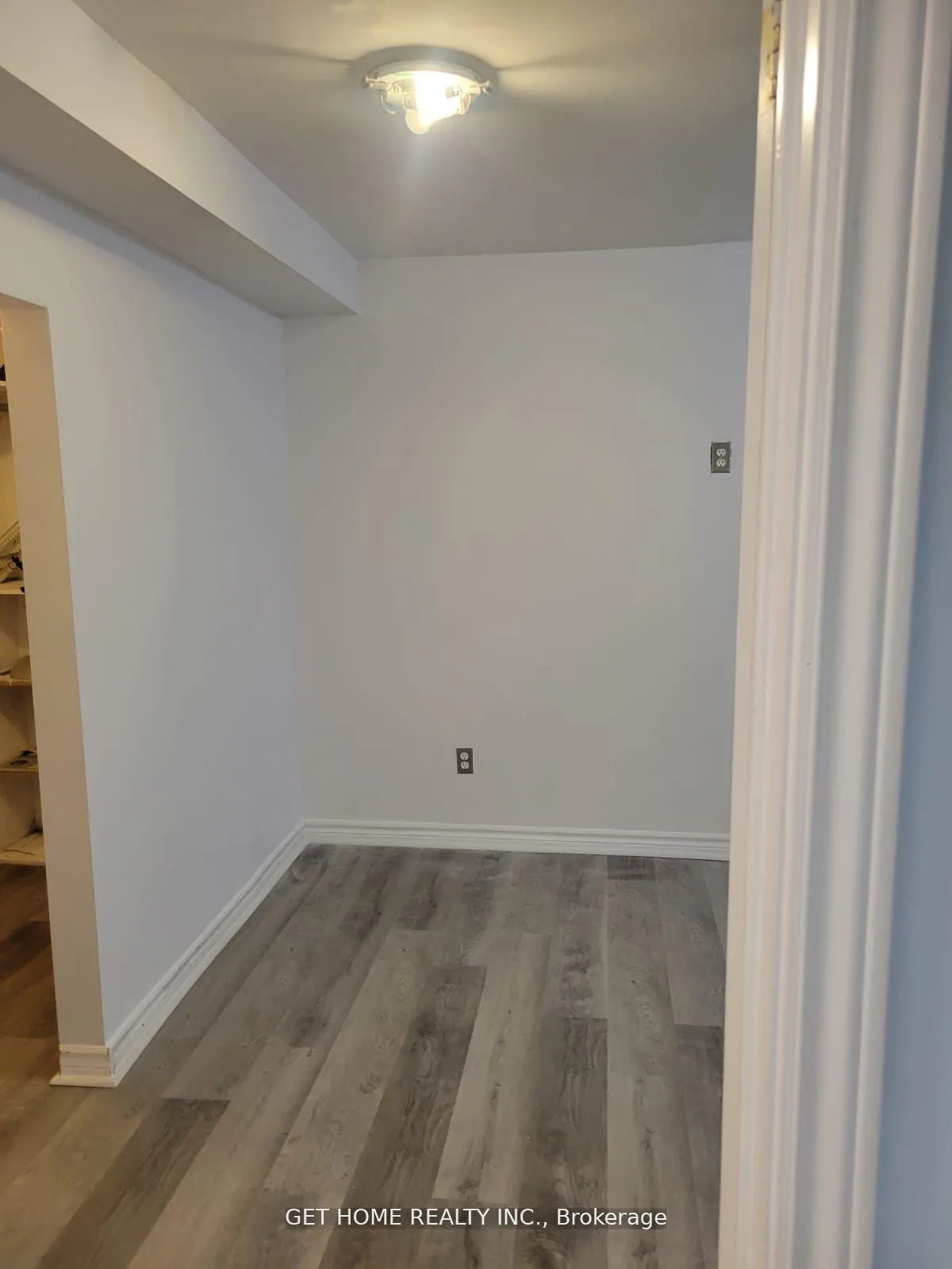 Photo 25 of 1548 Sarasota Crescent, Oshawa, Samac — HOMEH