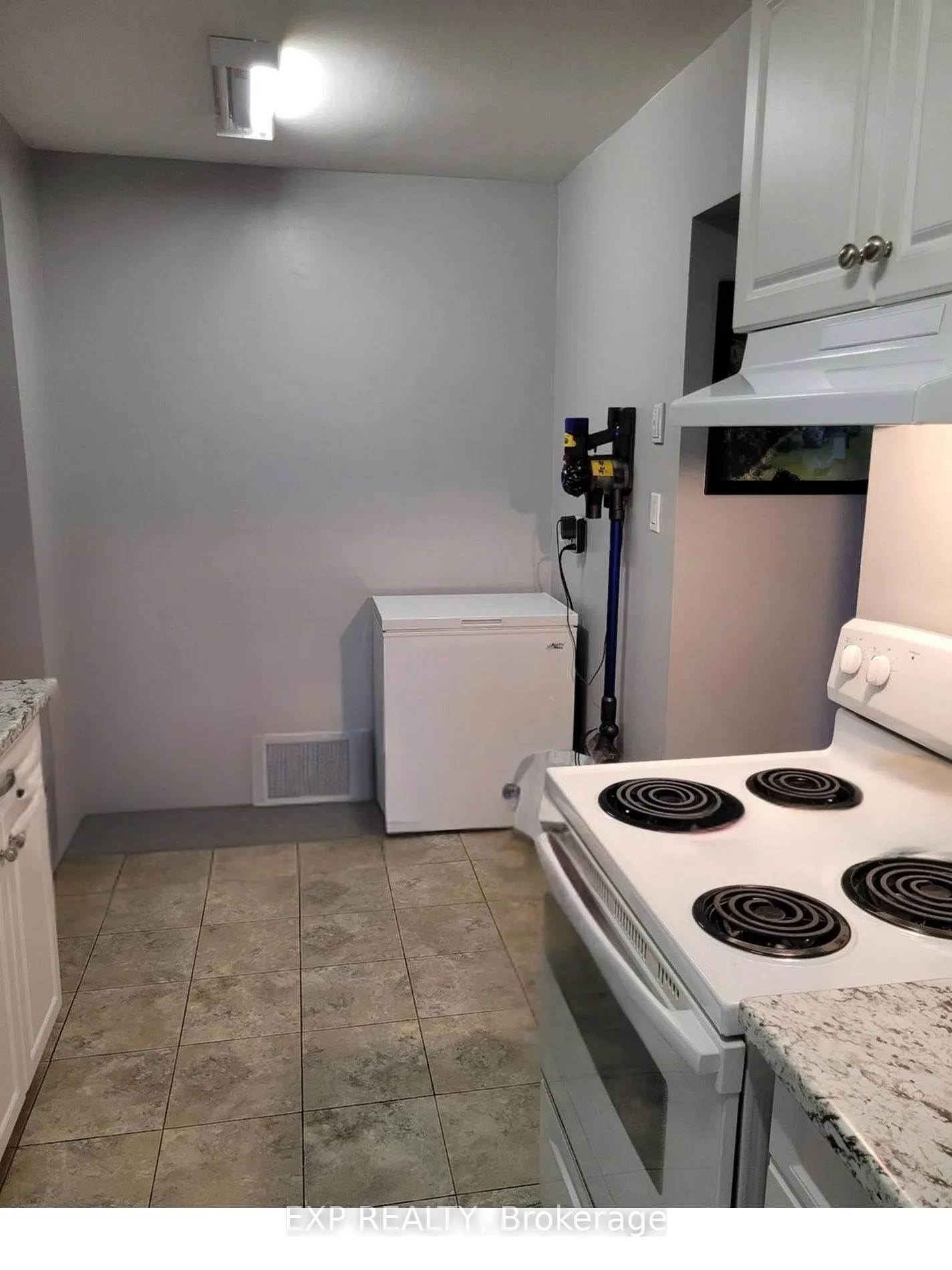 Photo 4 of Unit 9, 2 Bernick Drive, Barrie, Grove East — HOMEH
