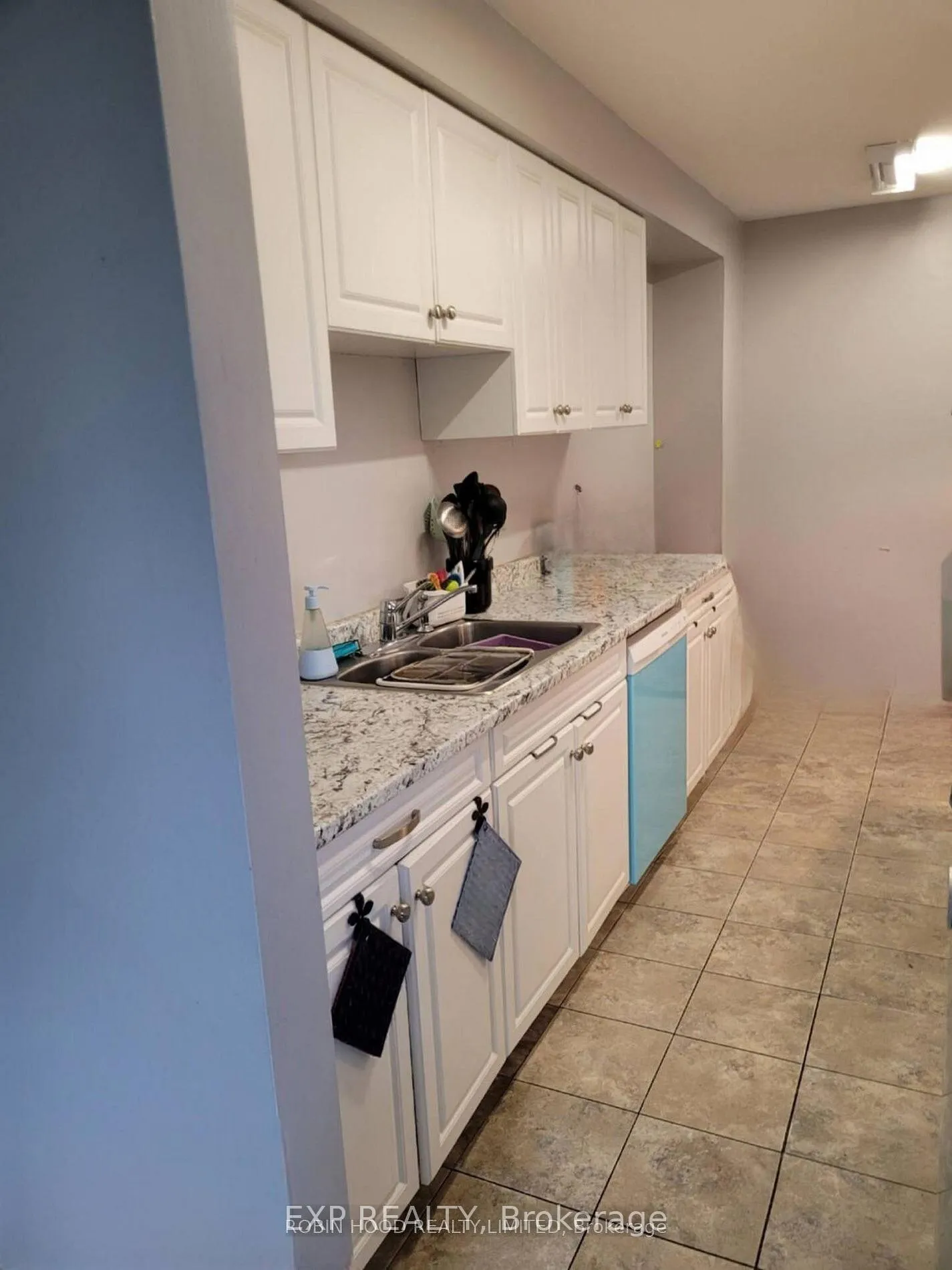 Photo 5 of Unit 9, 2 Bernick Drive, Barrie, Grove East — HOMEH