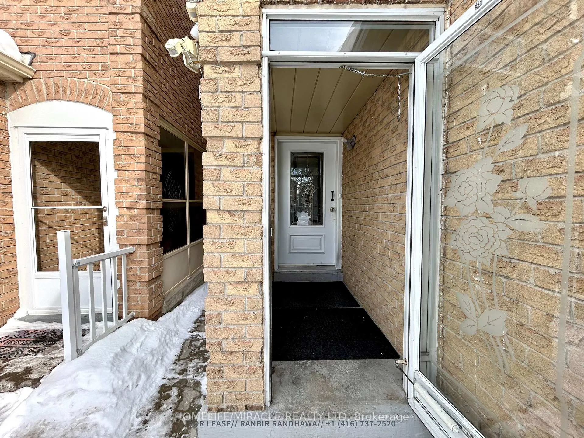 Photo 2 of 129 Irenemount Crescent, Markham, Middlefield — HOMEH