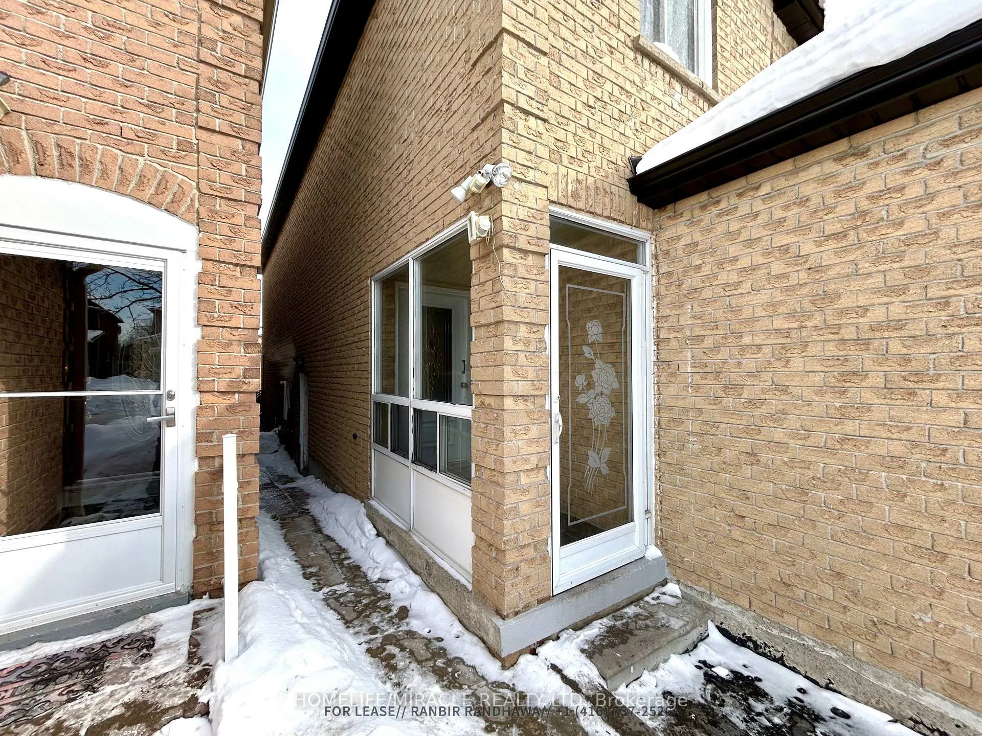 Photo 3 of 129 Irenemount Crescent, Markham, Middlefield — HOMEH