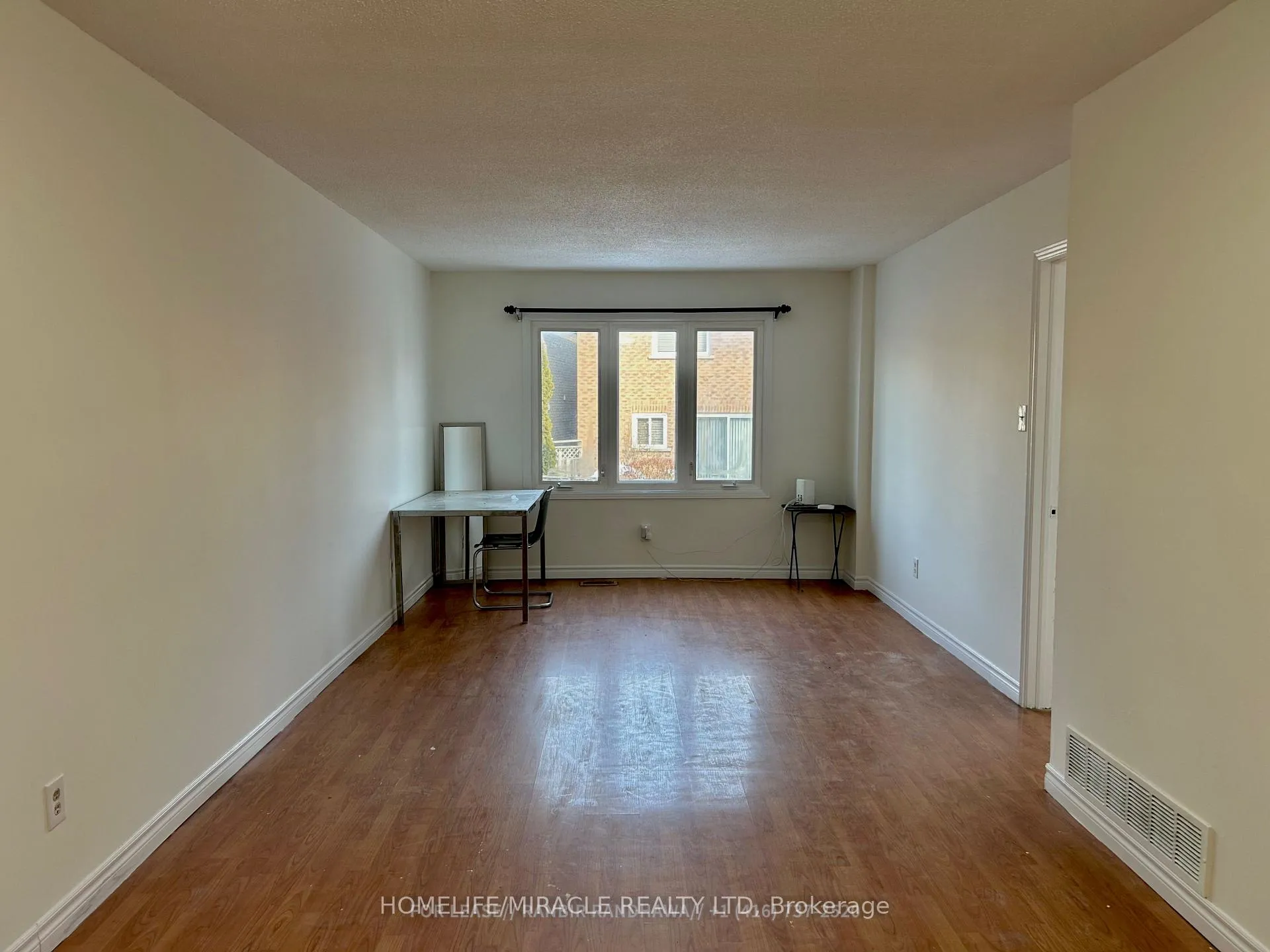 Photo 4 of 129 Irenemount Crescent, Markham, Middlefield — HOMEH