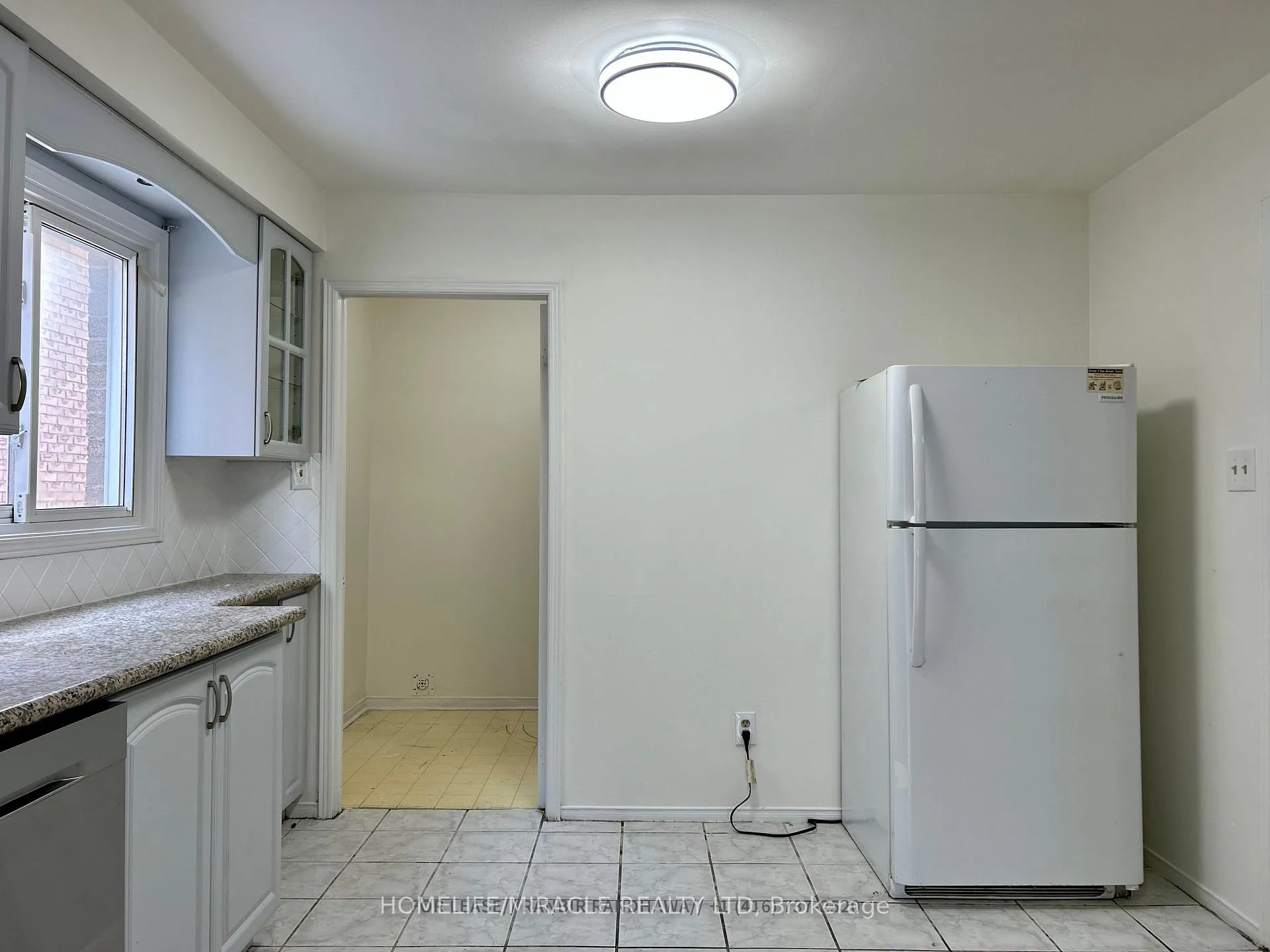 Photo 7 of 129 Irenemount Crescent, Markham, Middlefield — HOMEH
