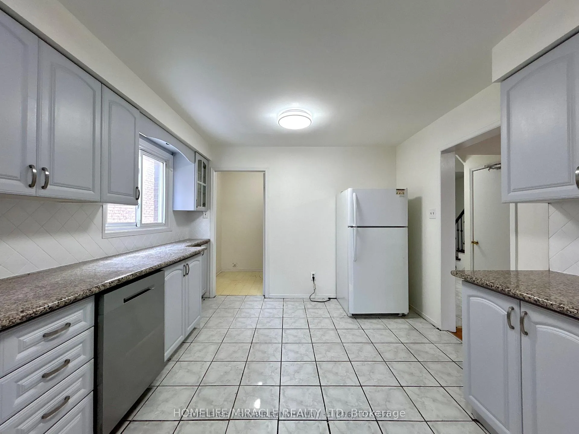 Photo 8 of 129 Irenemount Crescent, Markham, Middlefield — HOMEH
